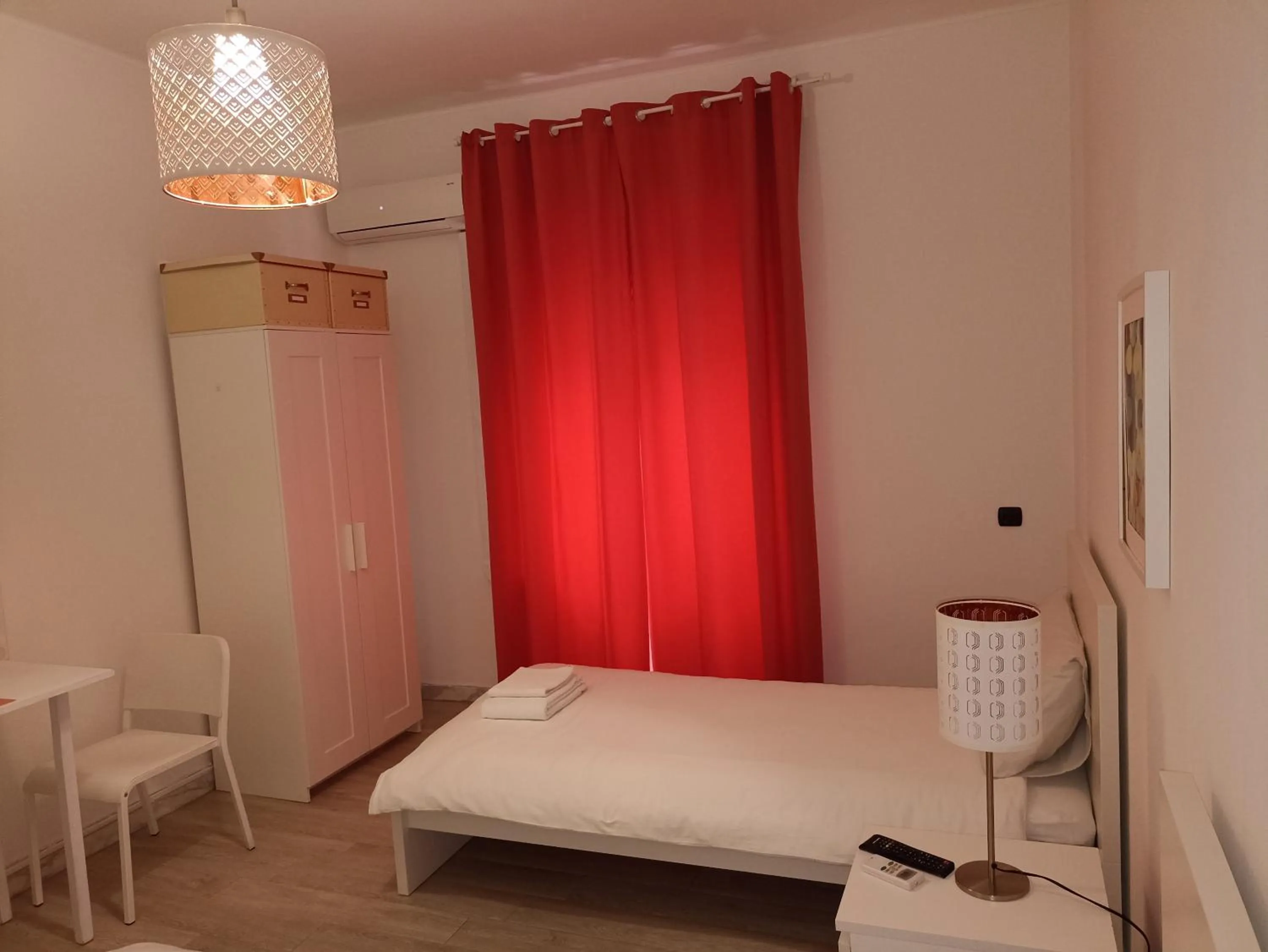 Bedroom, Bed in MC Guest House