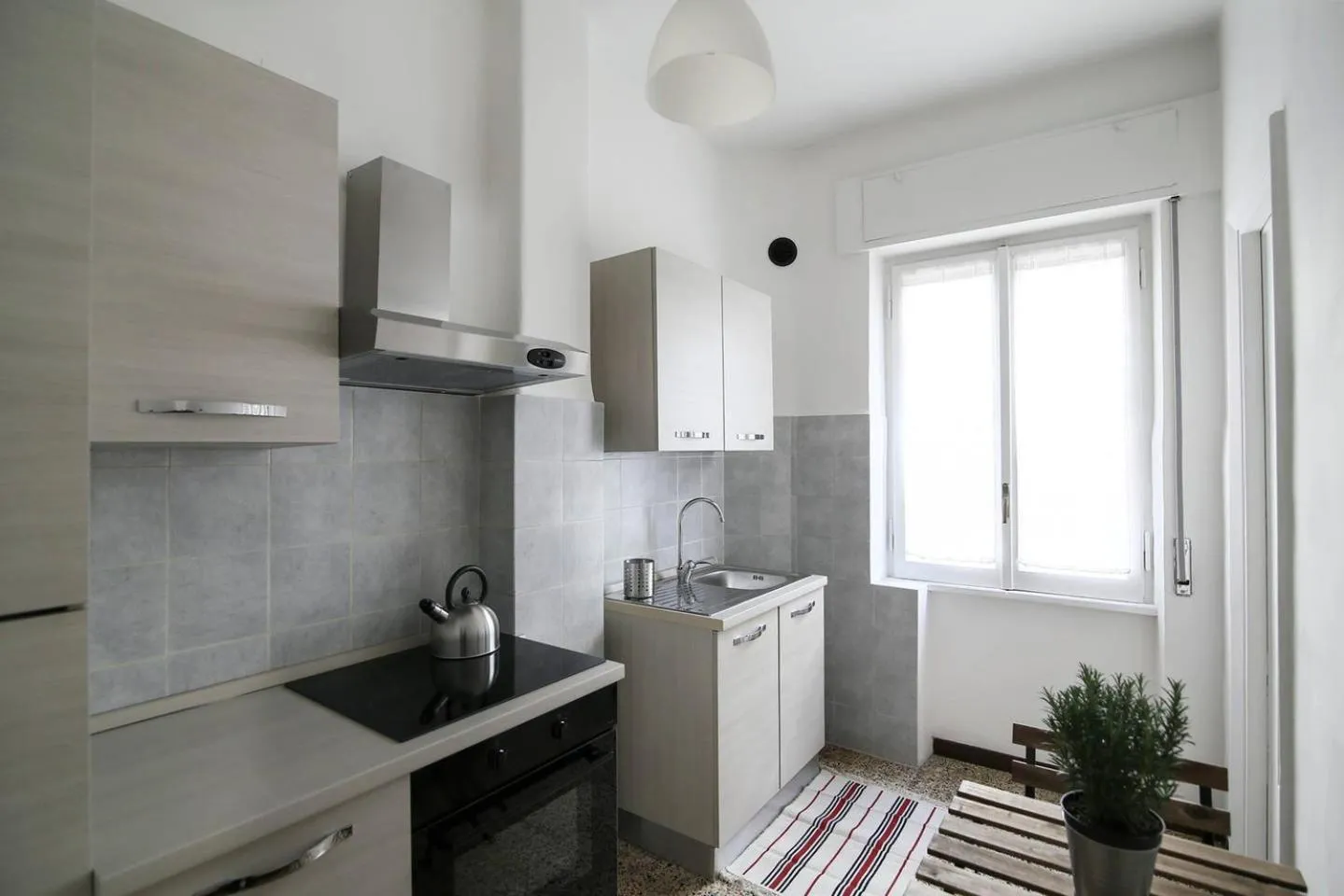 Kitchen or kitchenette in MC Guest House