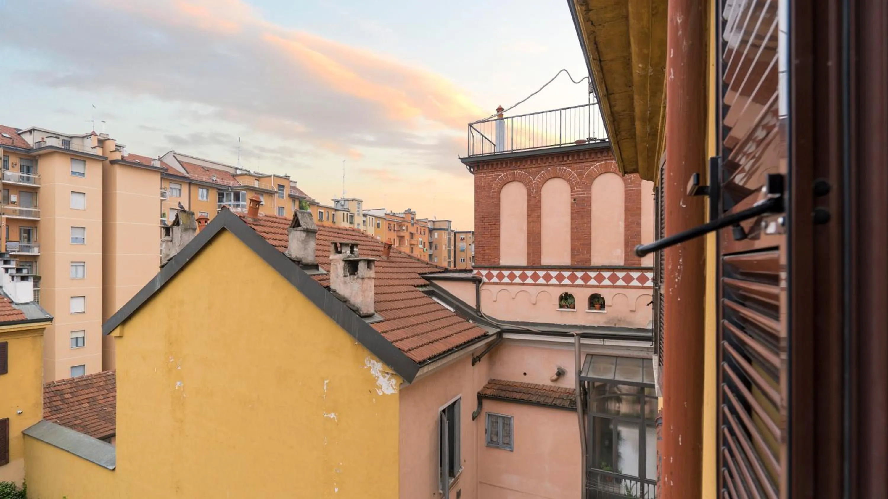 Facade/entrance in Bligny 39 A