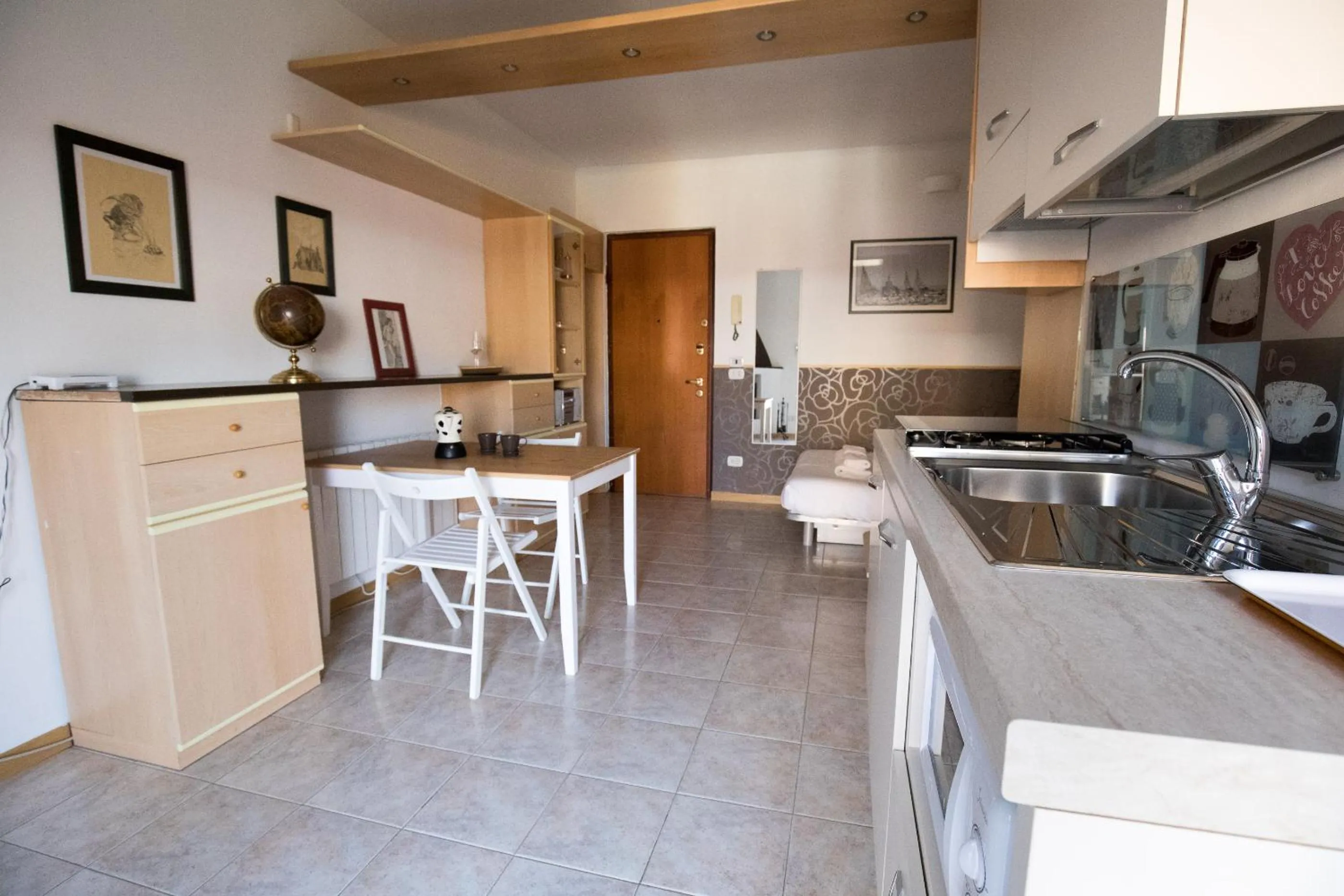 Photo of the whole room in Bligny 39 A