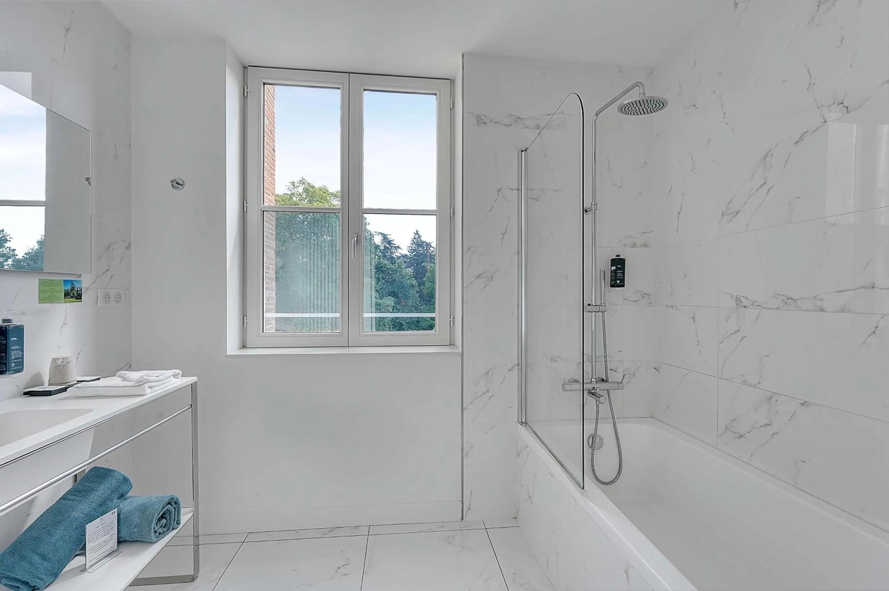 Bathroom in Best Western Premier Le Domaine de Montjoie