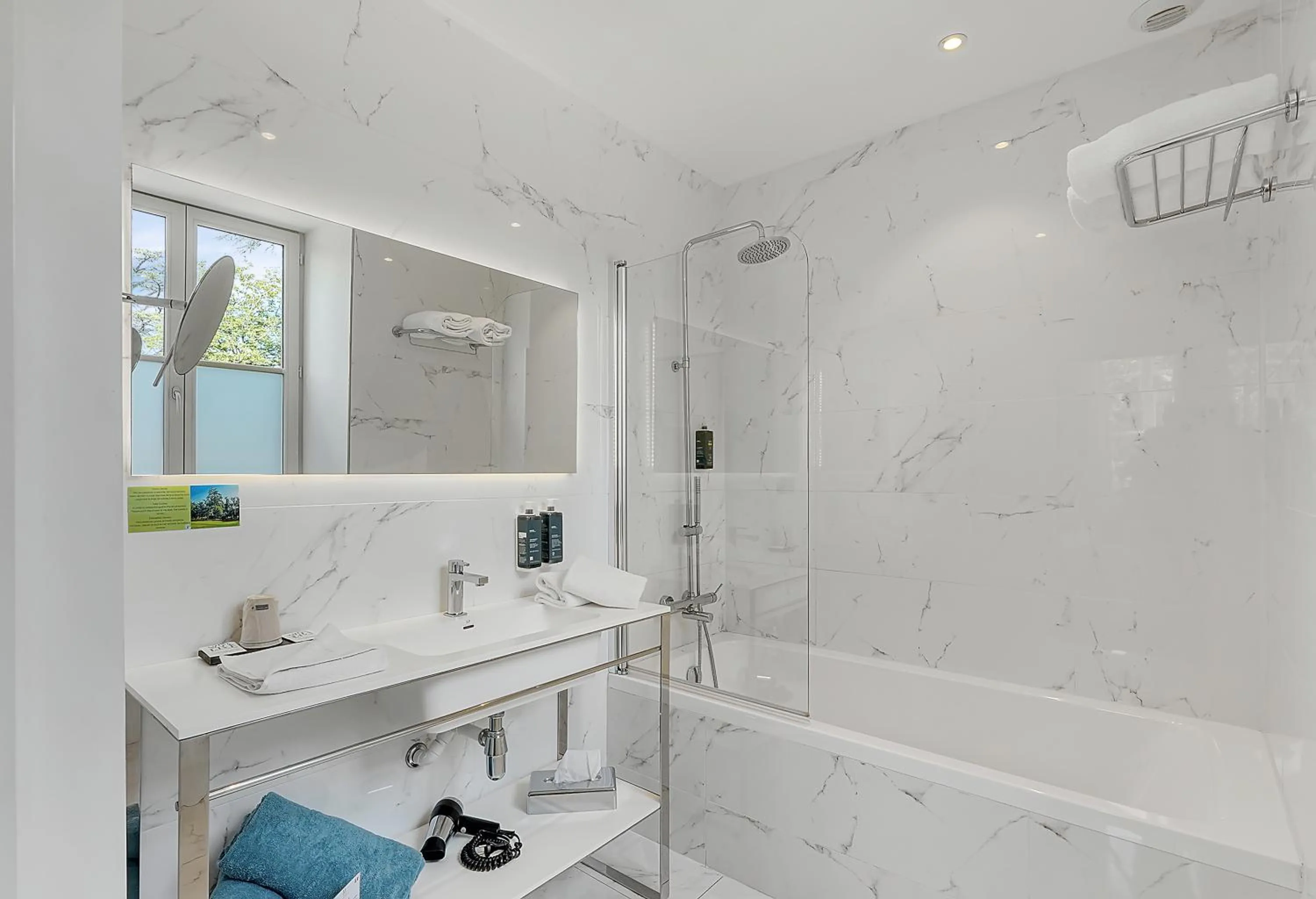 Bathroom in Best Western Premier Le Domaine de Montjoie