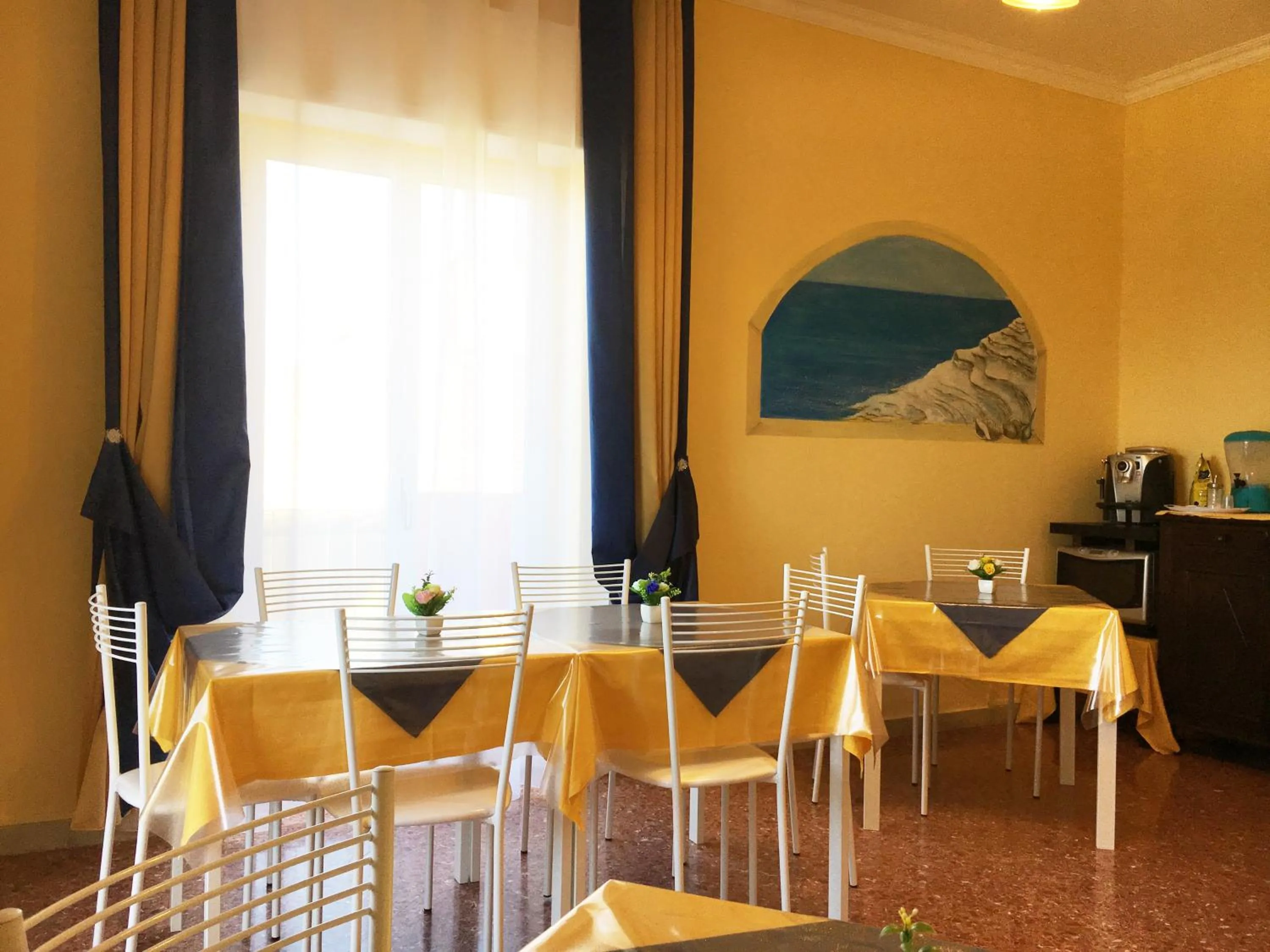 Communal lounge/ TV room in La Città degli Dei