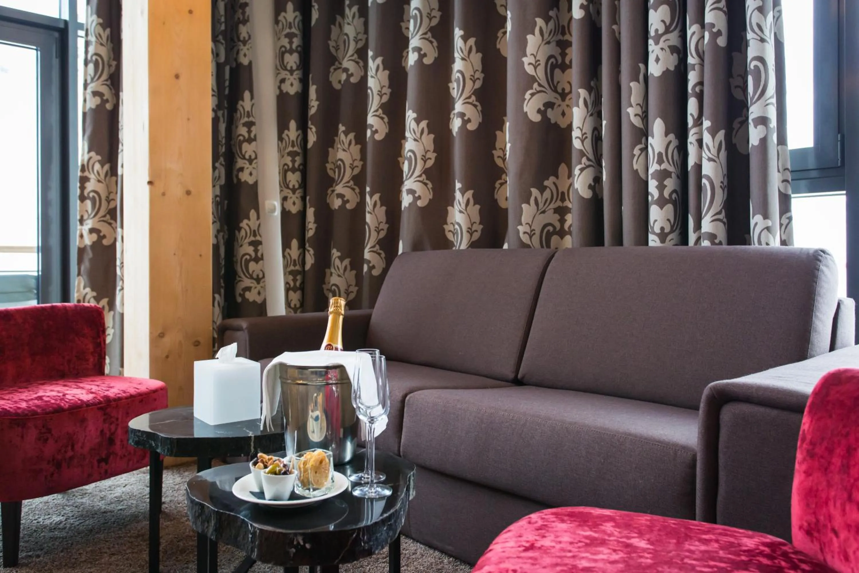 Living room in Hôtel Taj-I Mah by Les Etincelles