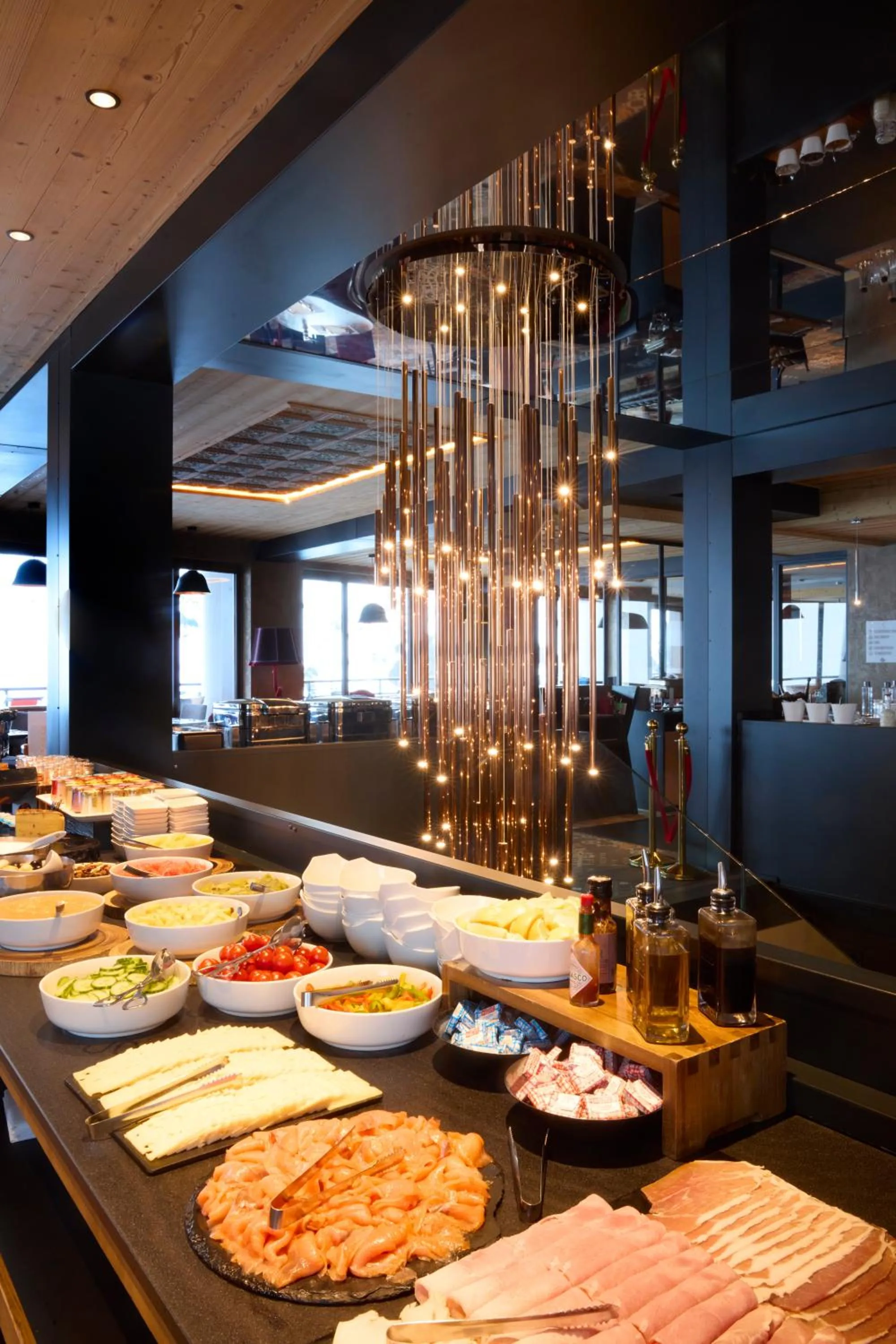 Buffet breakfast in Hôtel Taj-I Mah by Les Etincelles