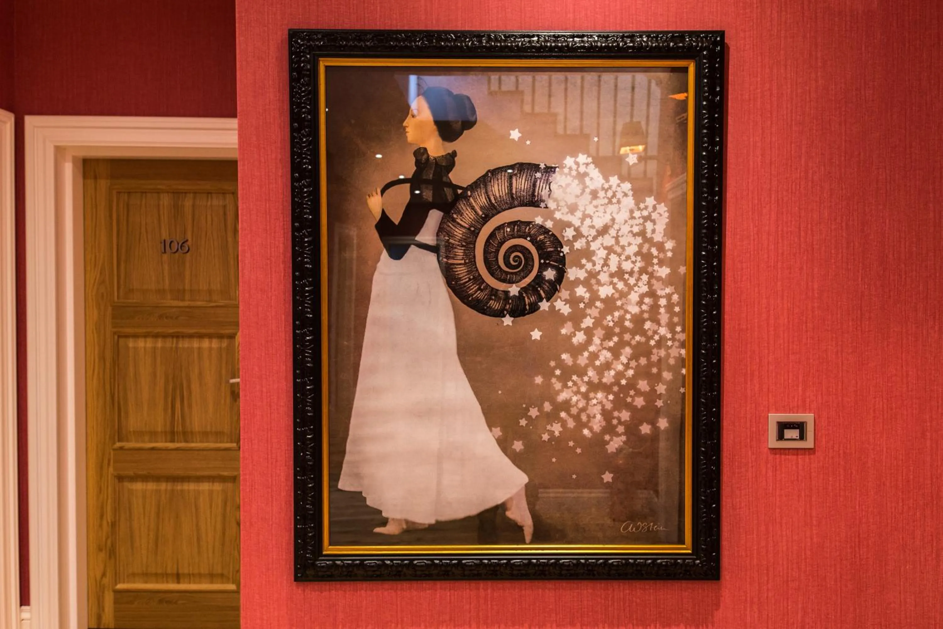 Decorative detail in Vmaison Hotel Messina