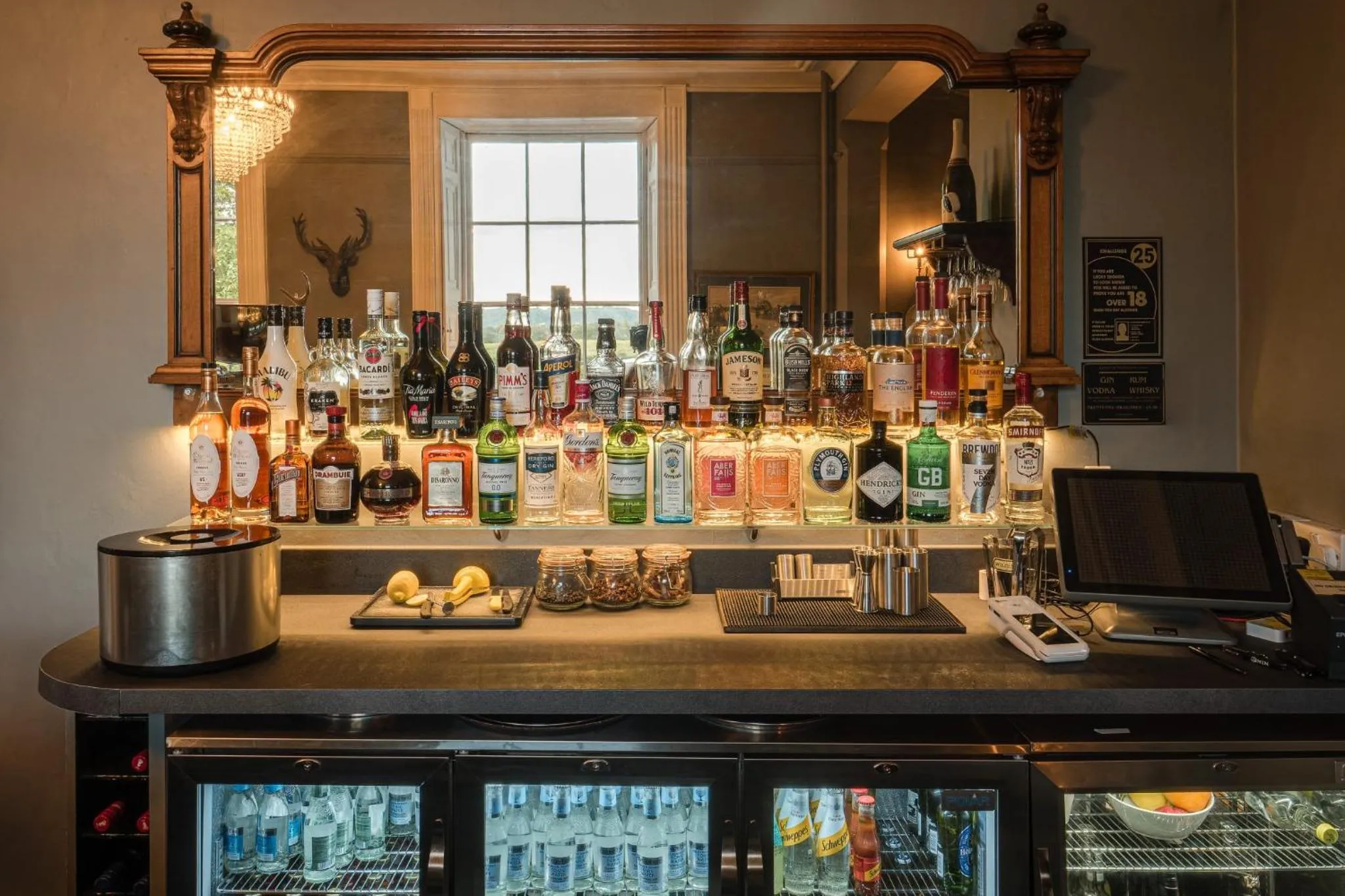 Lounge or bar in Glewstone Court Country House Hotel