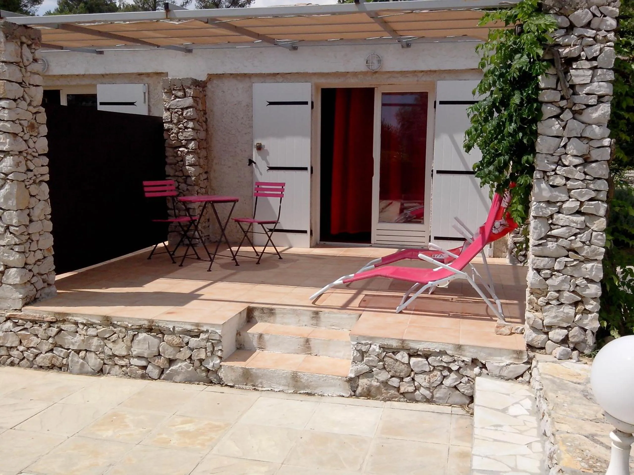 Patio in Le Mas de Cocagne - Gite et Chambre d'hôte - Piscine et SPA