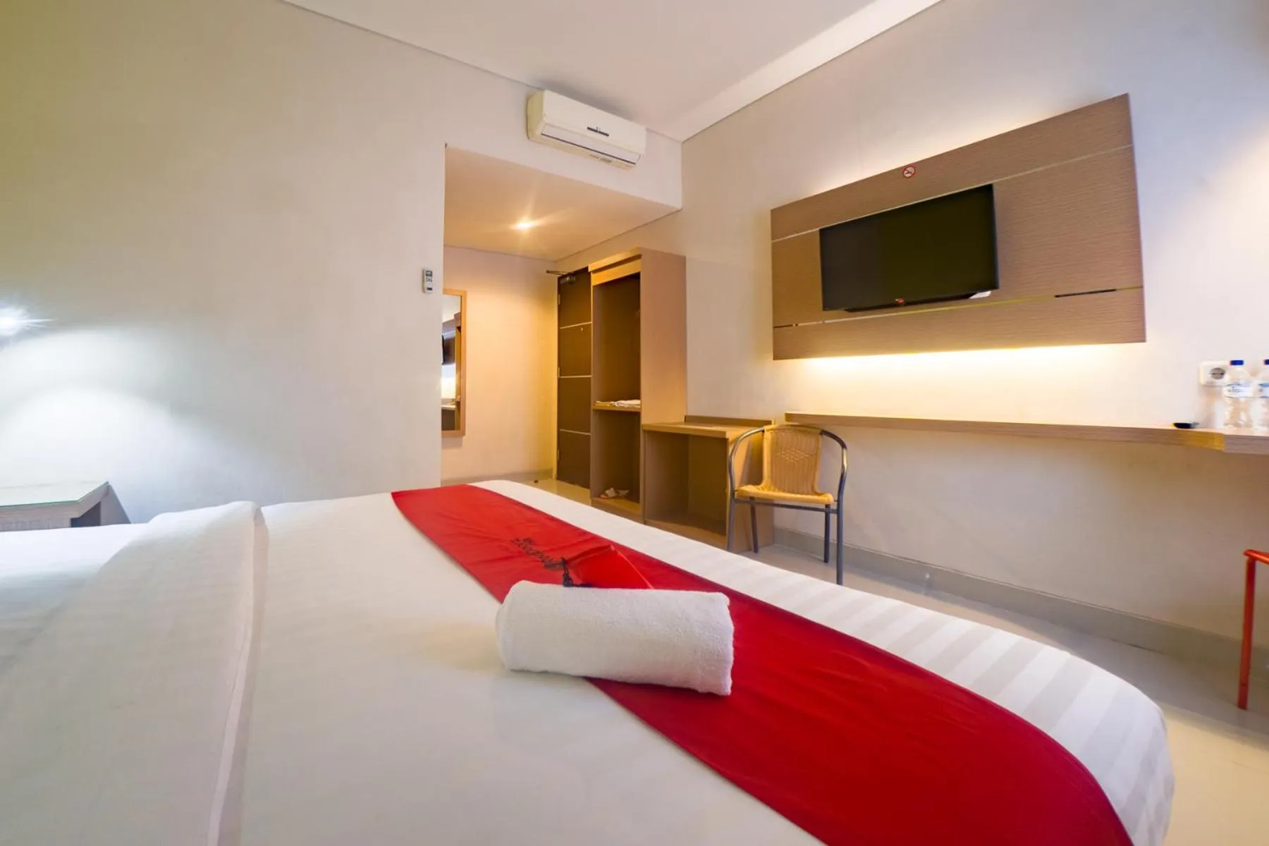 Bedroom, Bed in Budget Hotel Ambon