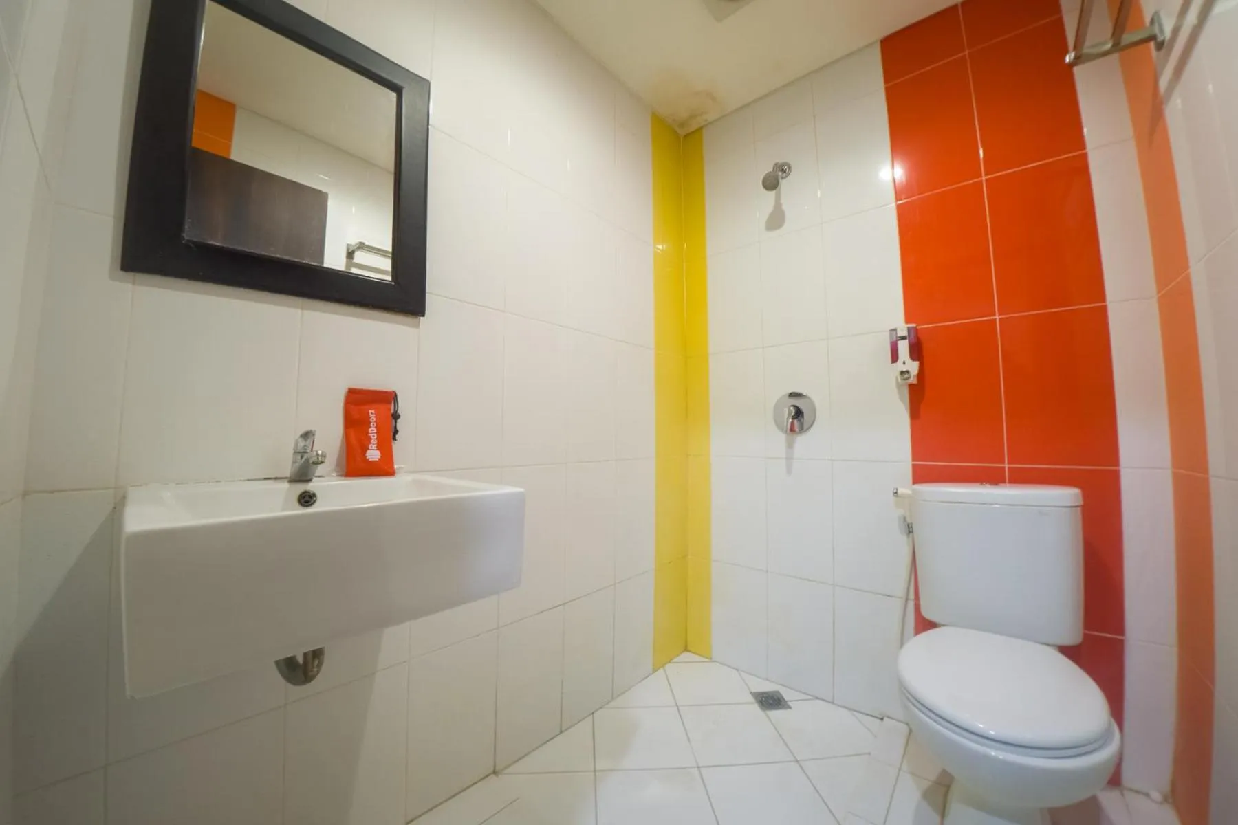 Bathroom in Budget Hotel Ambon