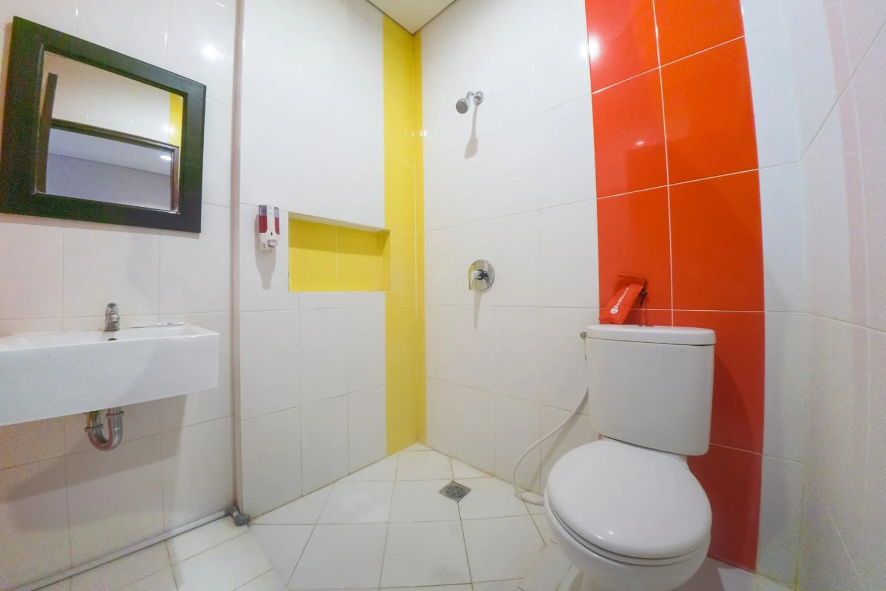 Bathroom in Budget Hotel Ambon