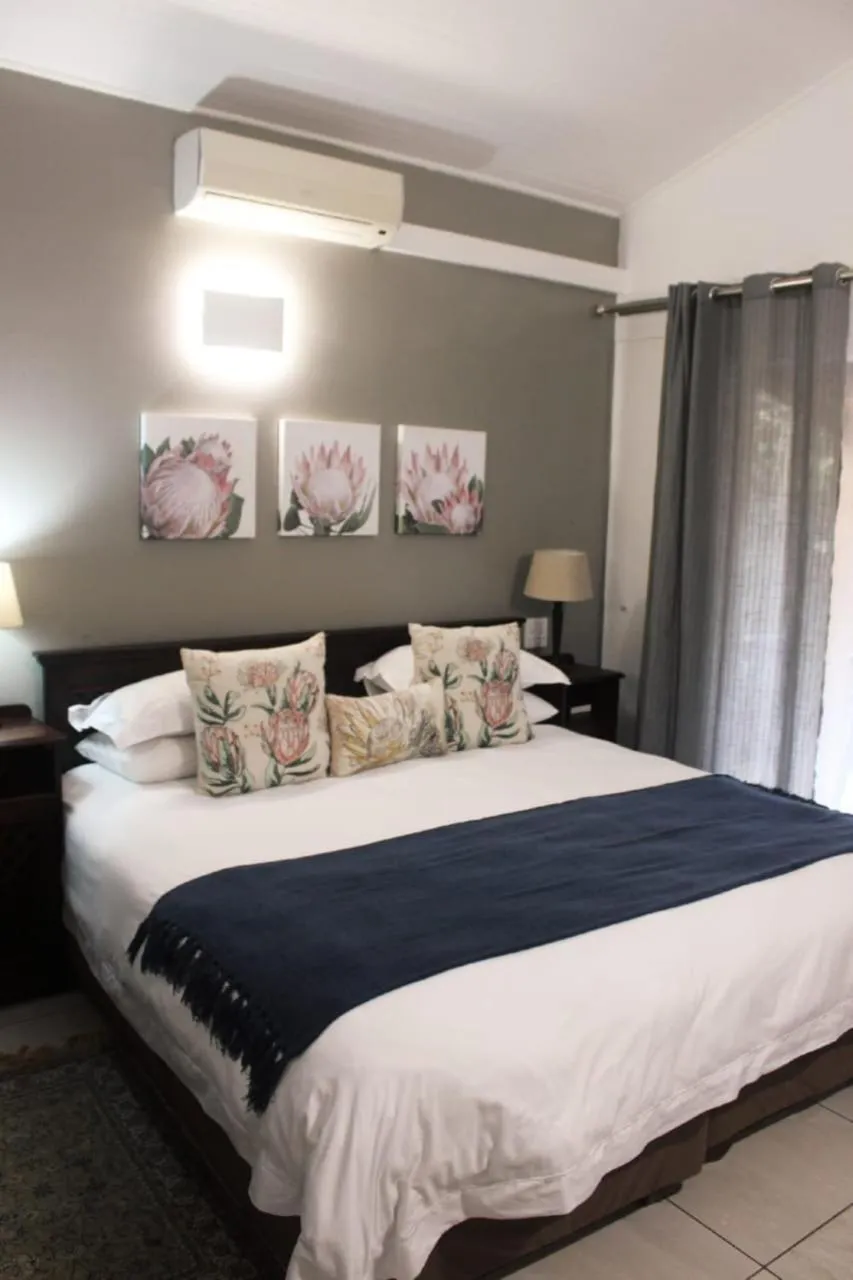 Bedroom, Bed in The Sandpiper