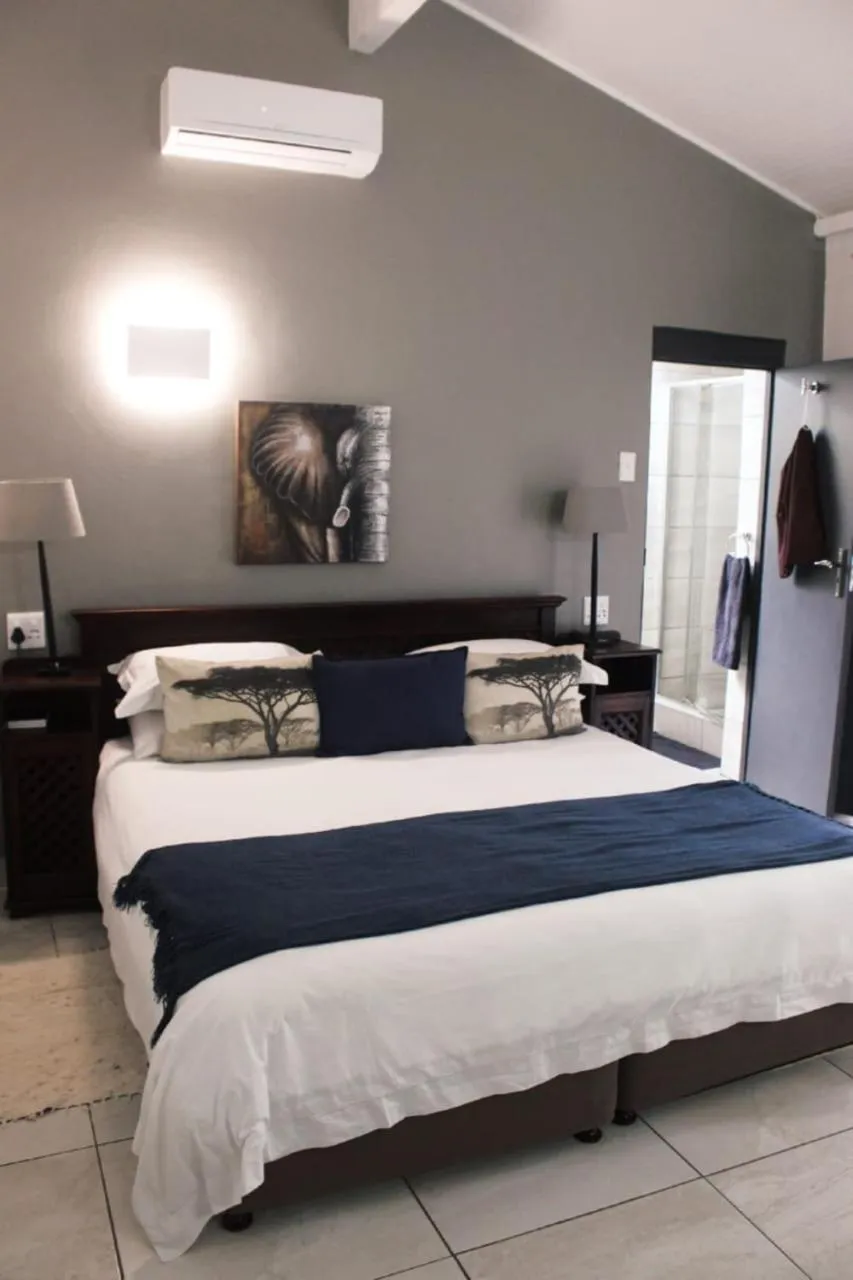 Bedroom, Bed in The Sandpiper