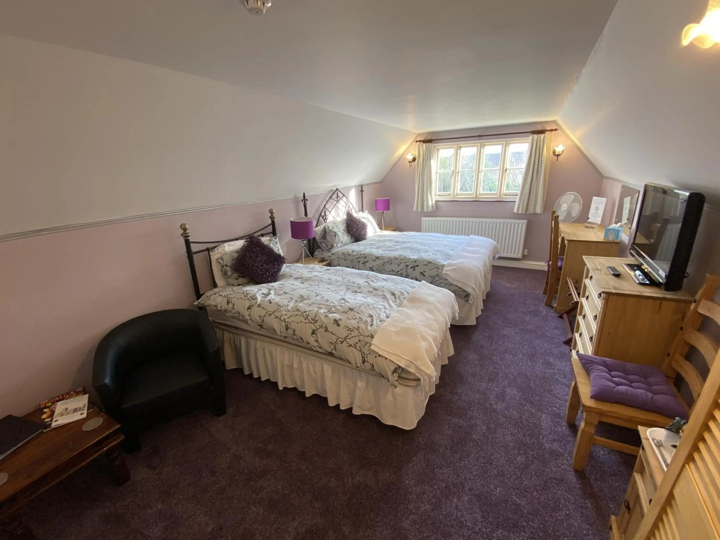 Bedroom, Bed in Yallands Farmhouse