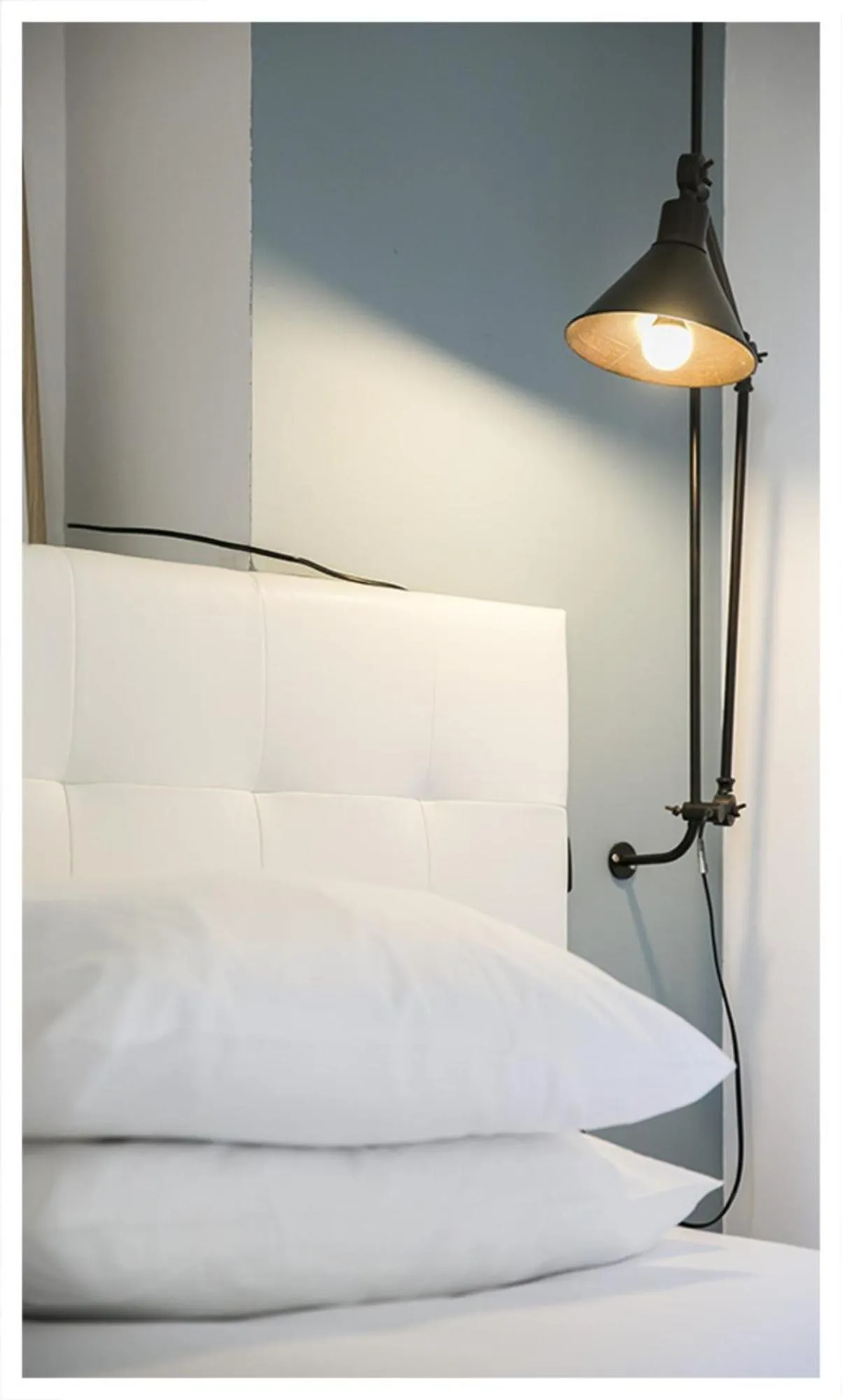 Bedroom, Bed in URBAN LOFT & SPA Marseille