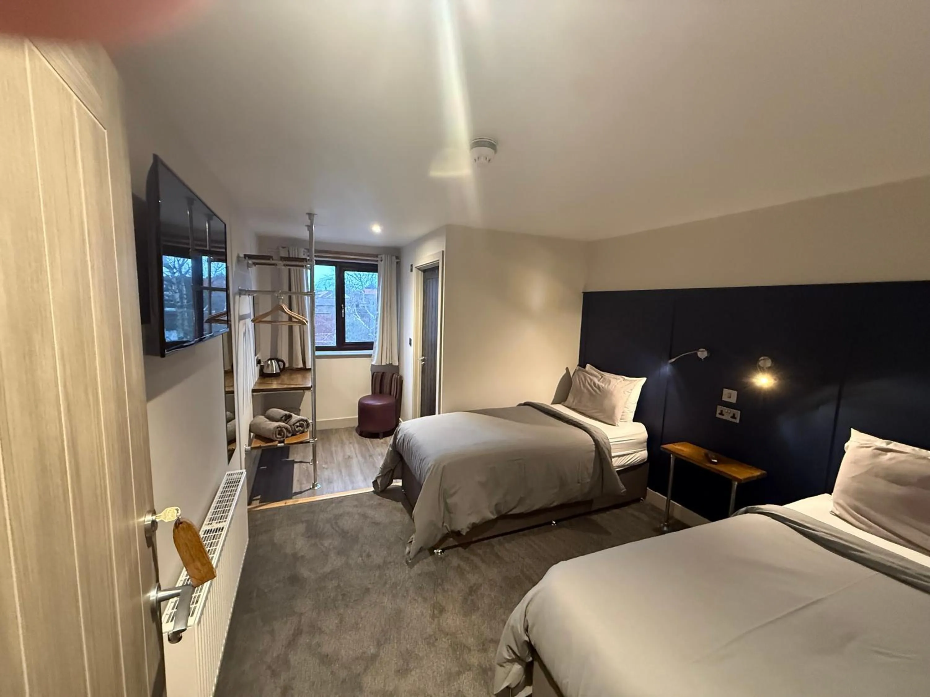 Photo of the whole room, Bed in The White Horse