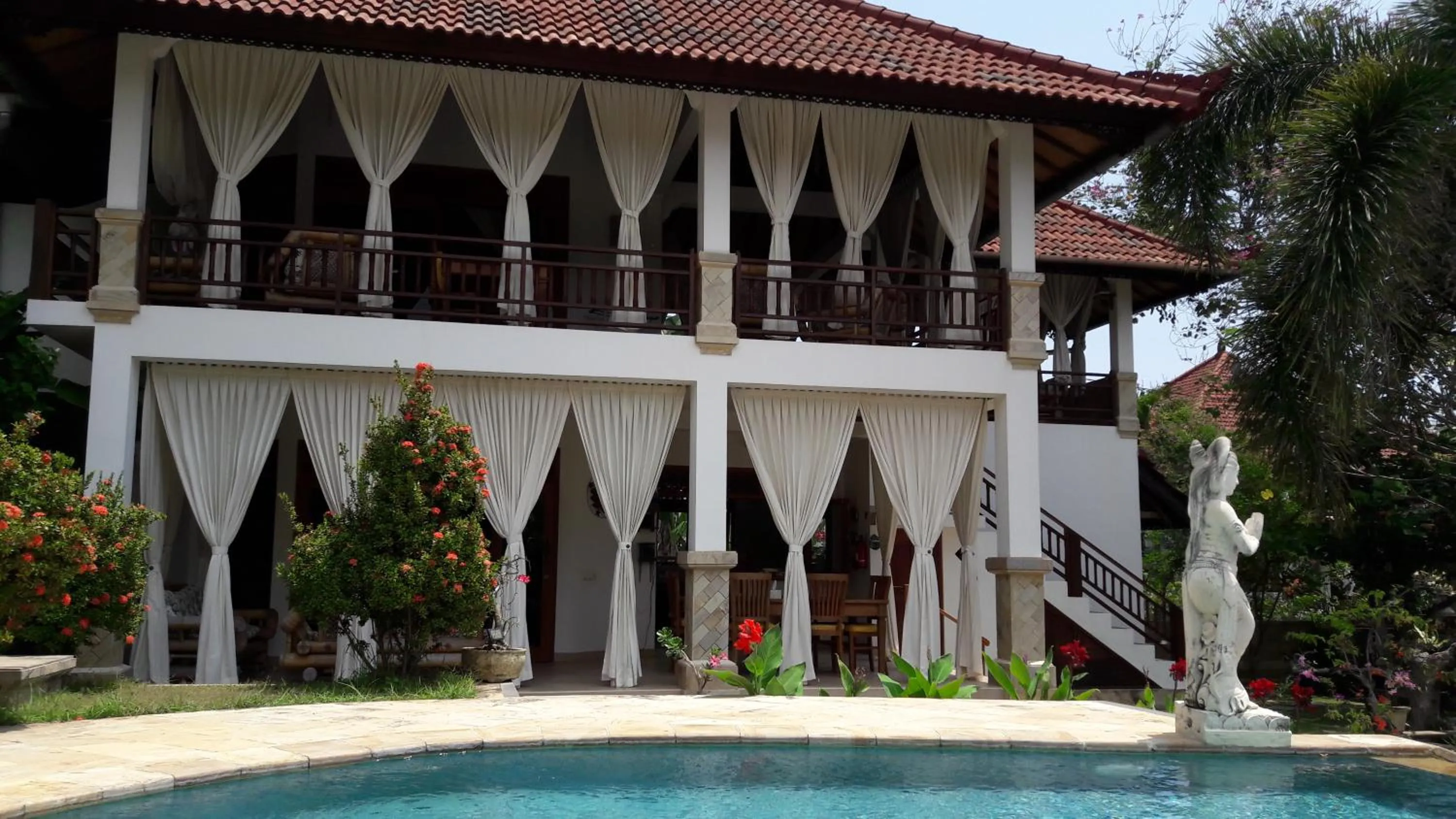 Facade/entrance in Villa Jakaranda and Villa Marakuya