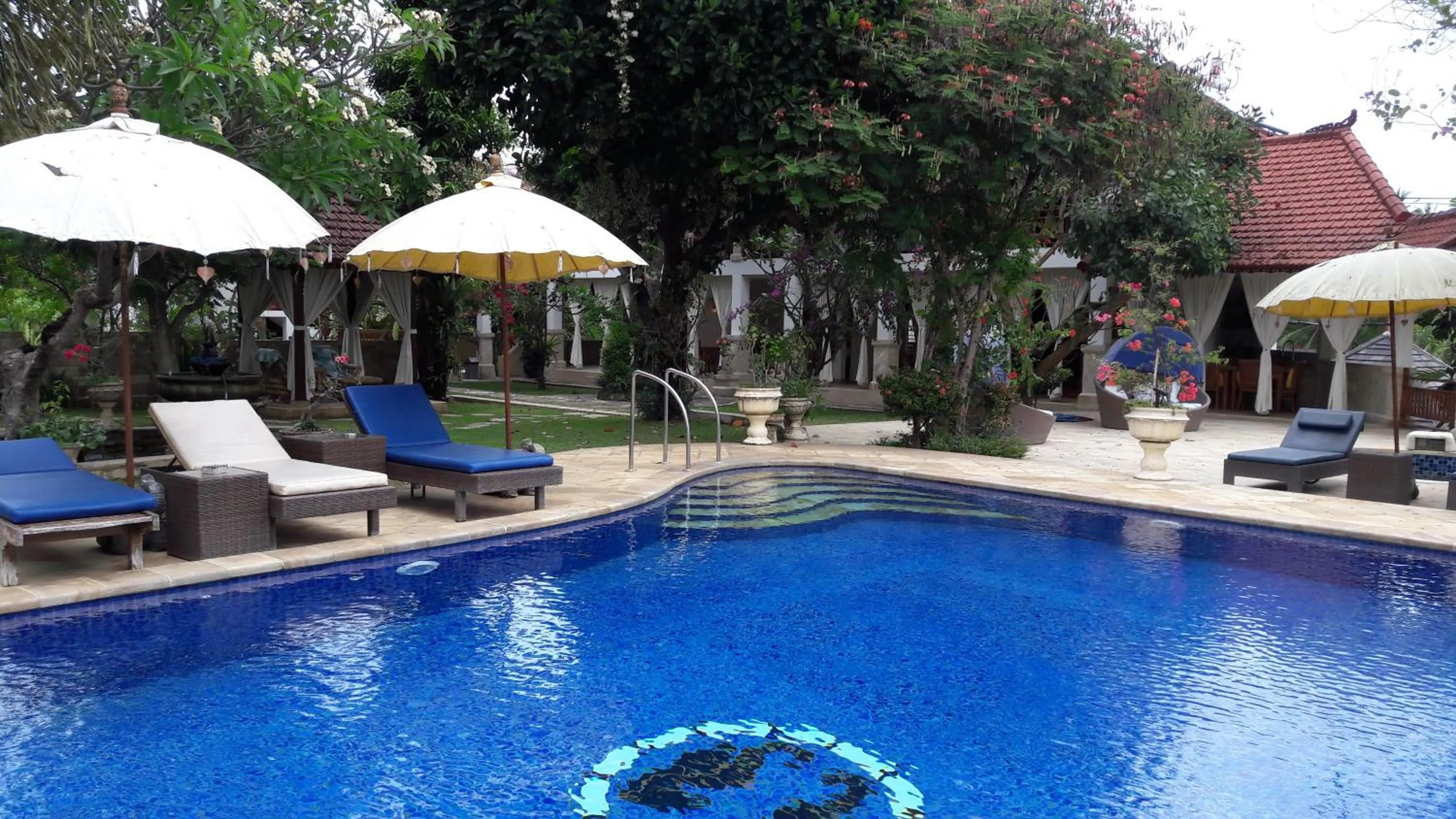 Swimming pool in Villa Jakaranda and Villa Marakuya