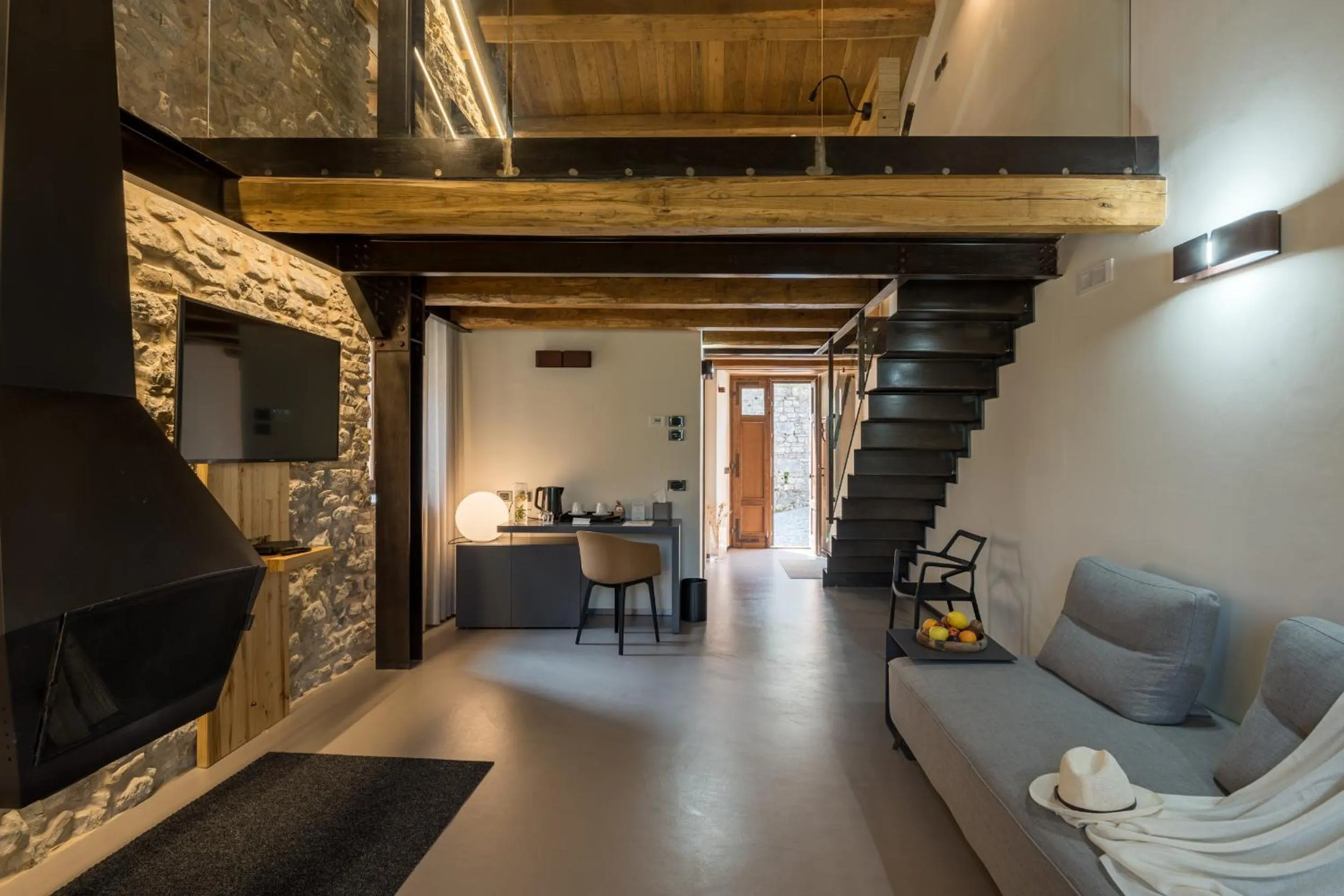 Photo of the whole room in Borgotufi Albergo Diffuso