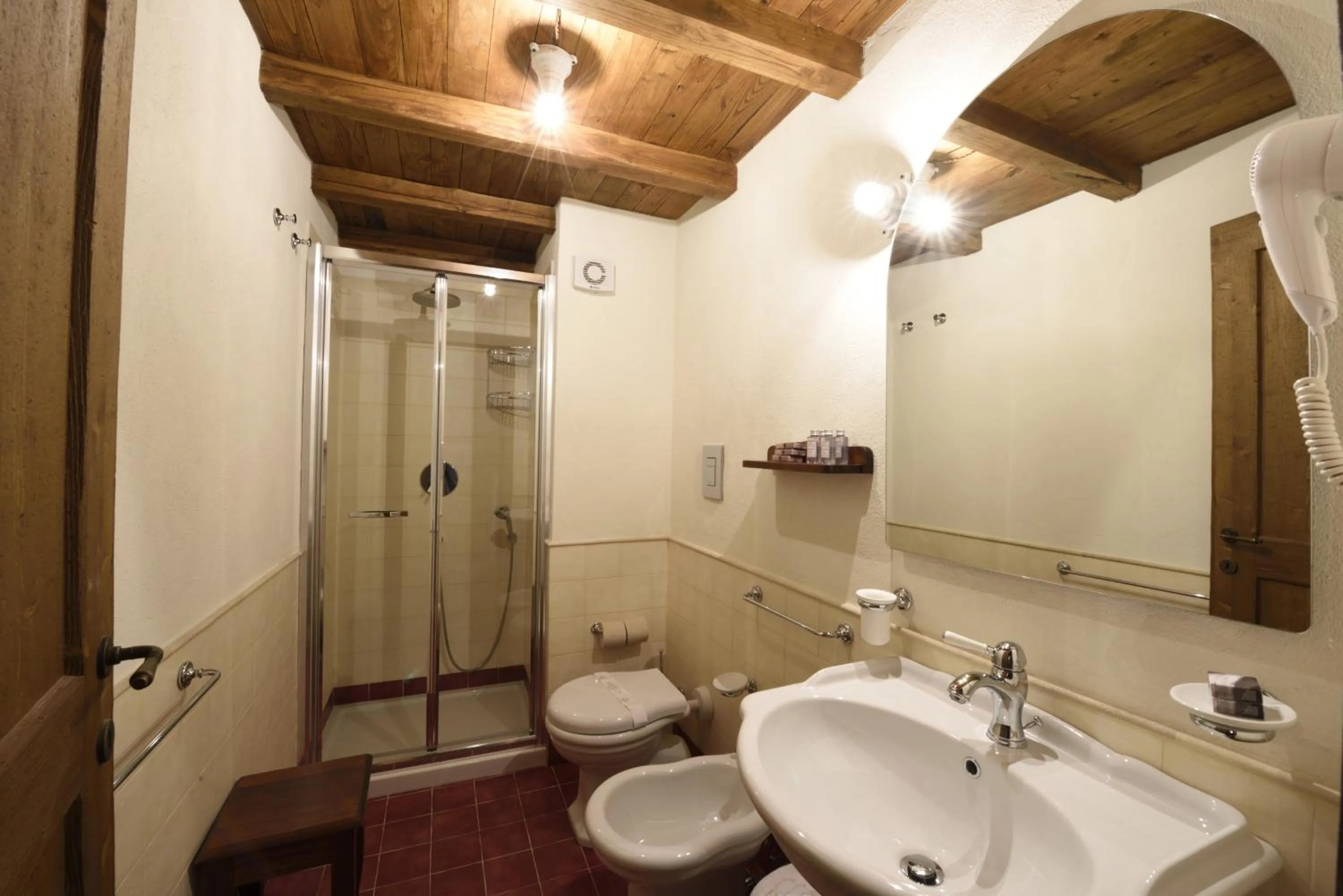 Bathroom in Borgotufi Albergo Diffuso