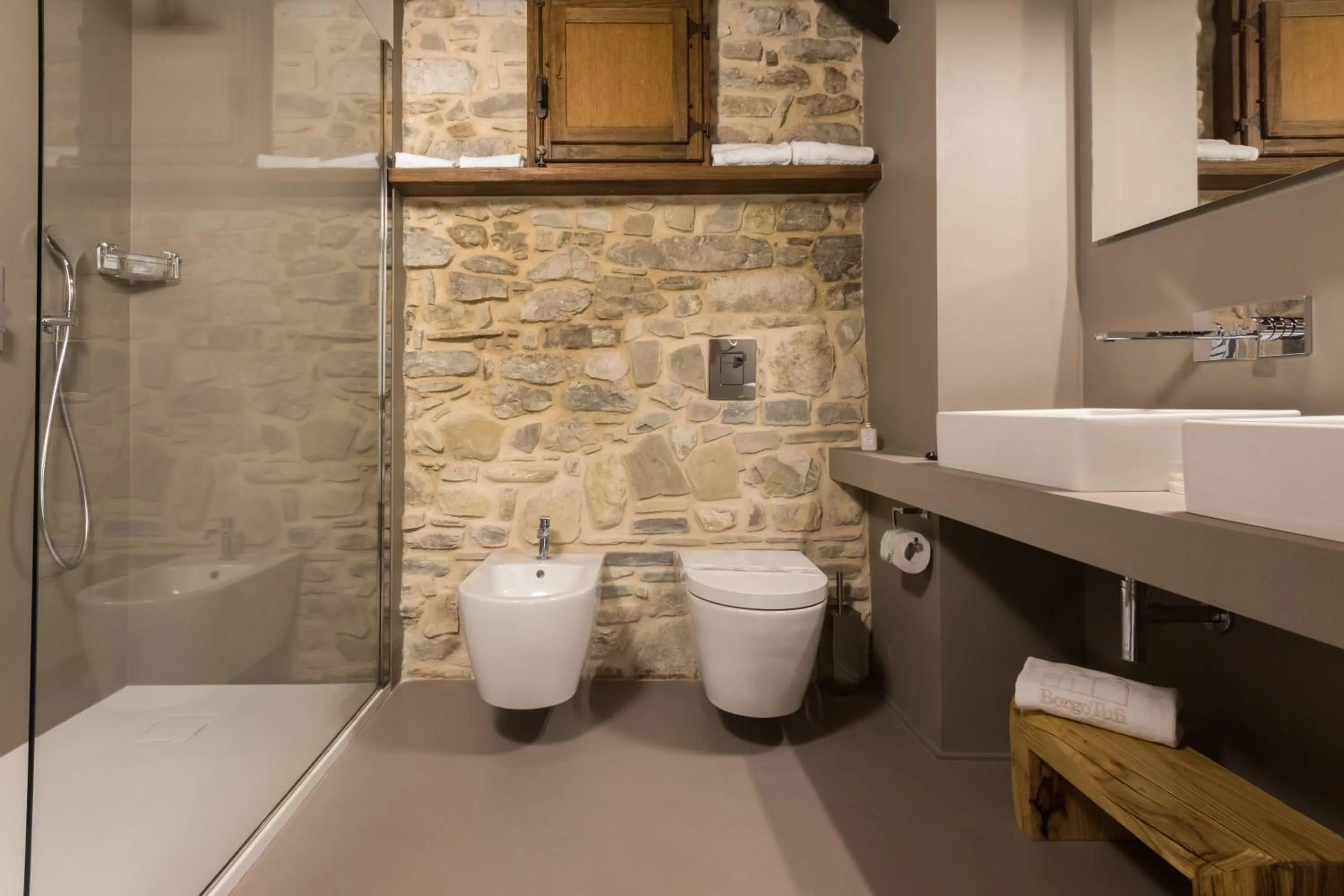Bathroom in Borgotufi Albergo Diffuso
