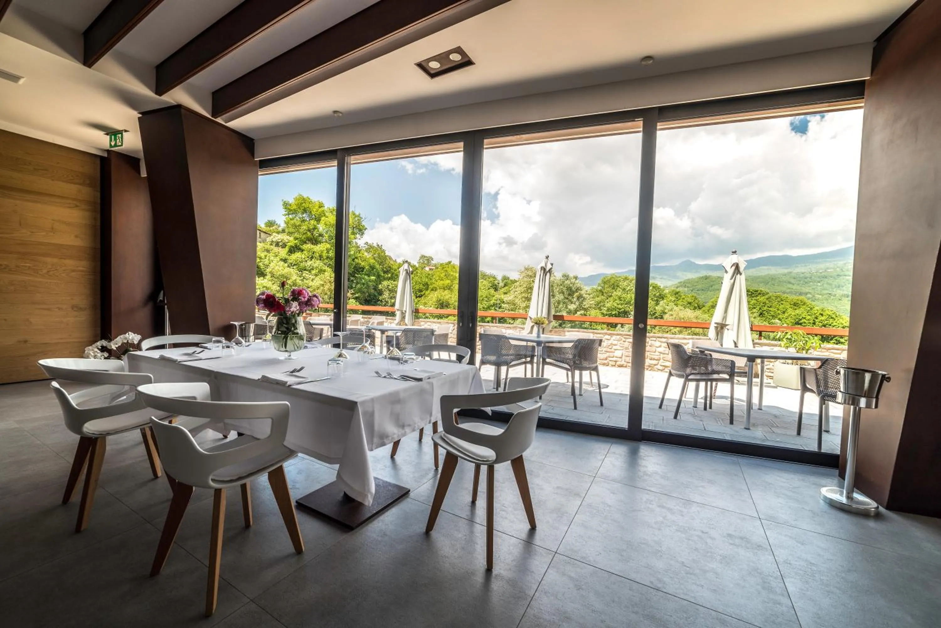 Restaurant/places to eat in Borgotufi Albergo Diffuso