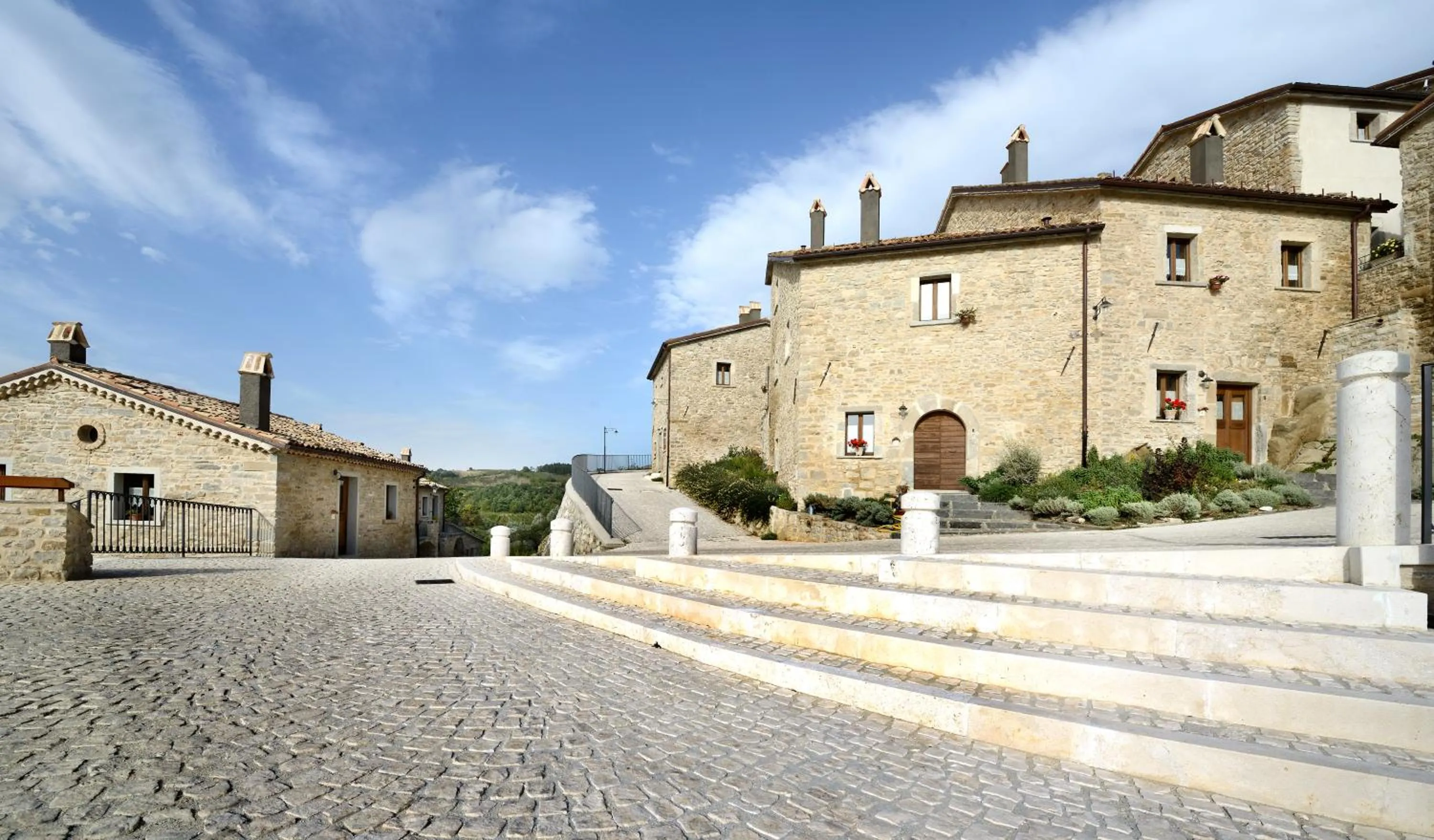 Property building in Borgotufi Albergo Diffuso