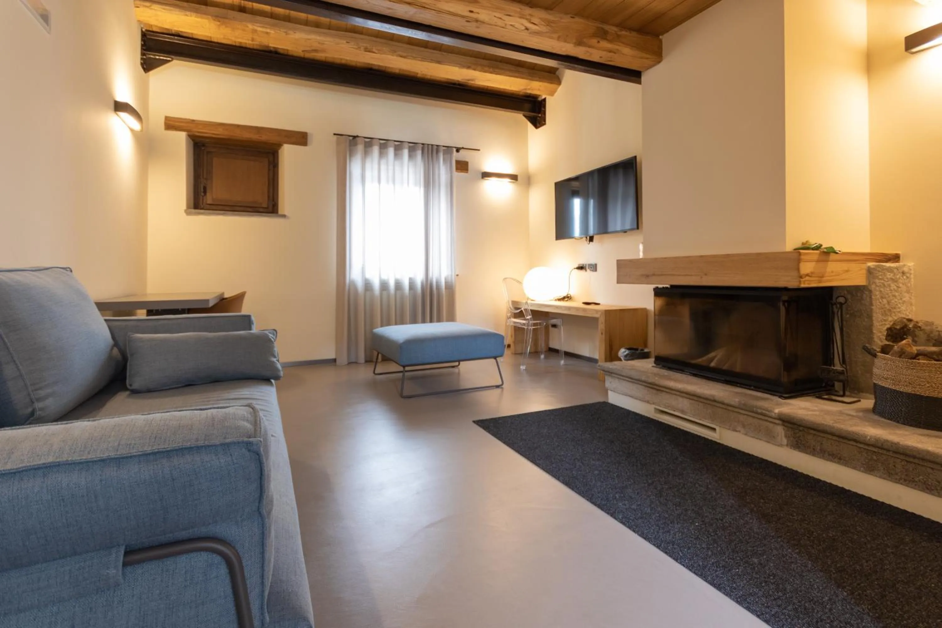Photo of the whole room in Borgotufi Albergo Diffuso