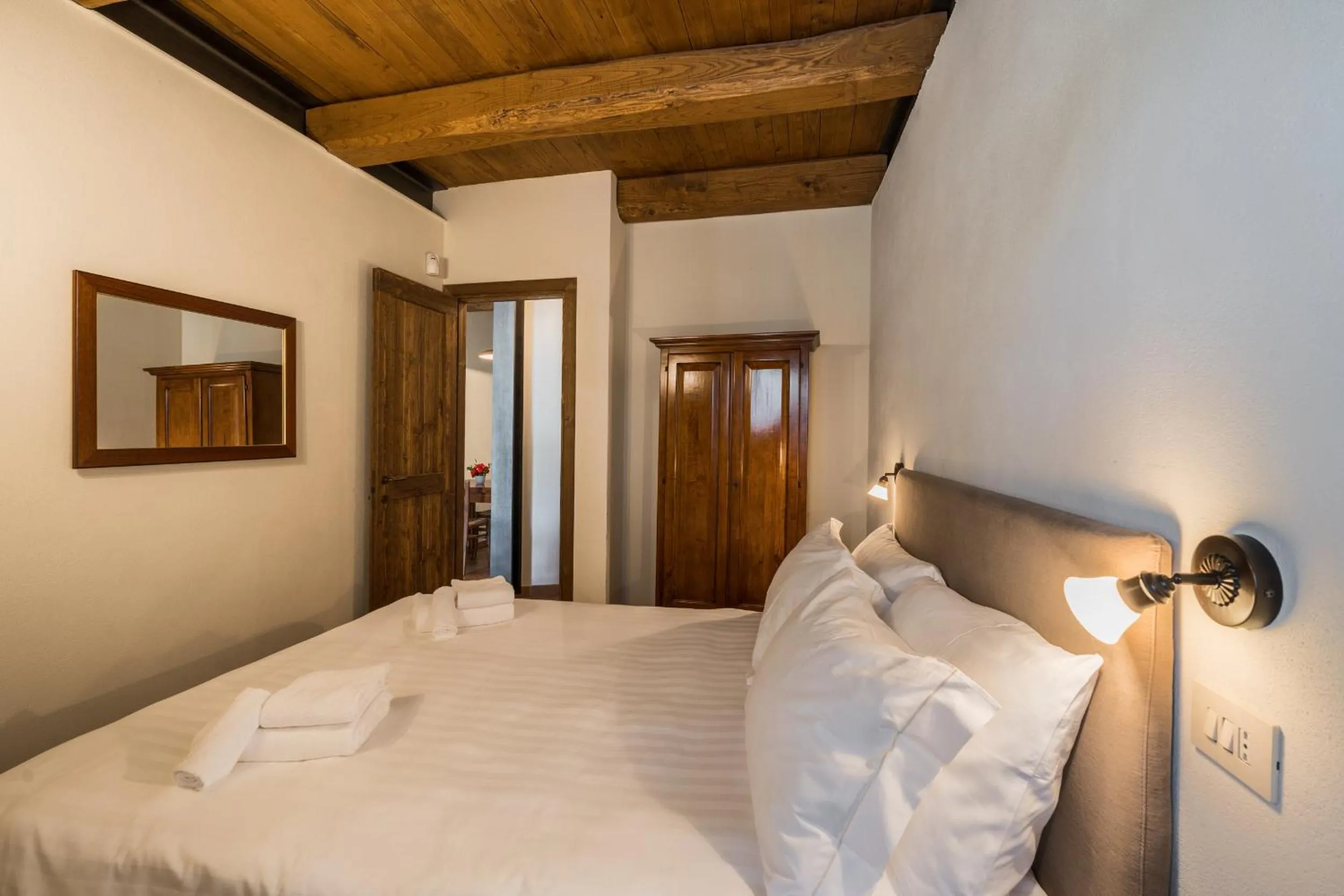 Bed in Borgotufi Albergo Diffuso