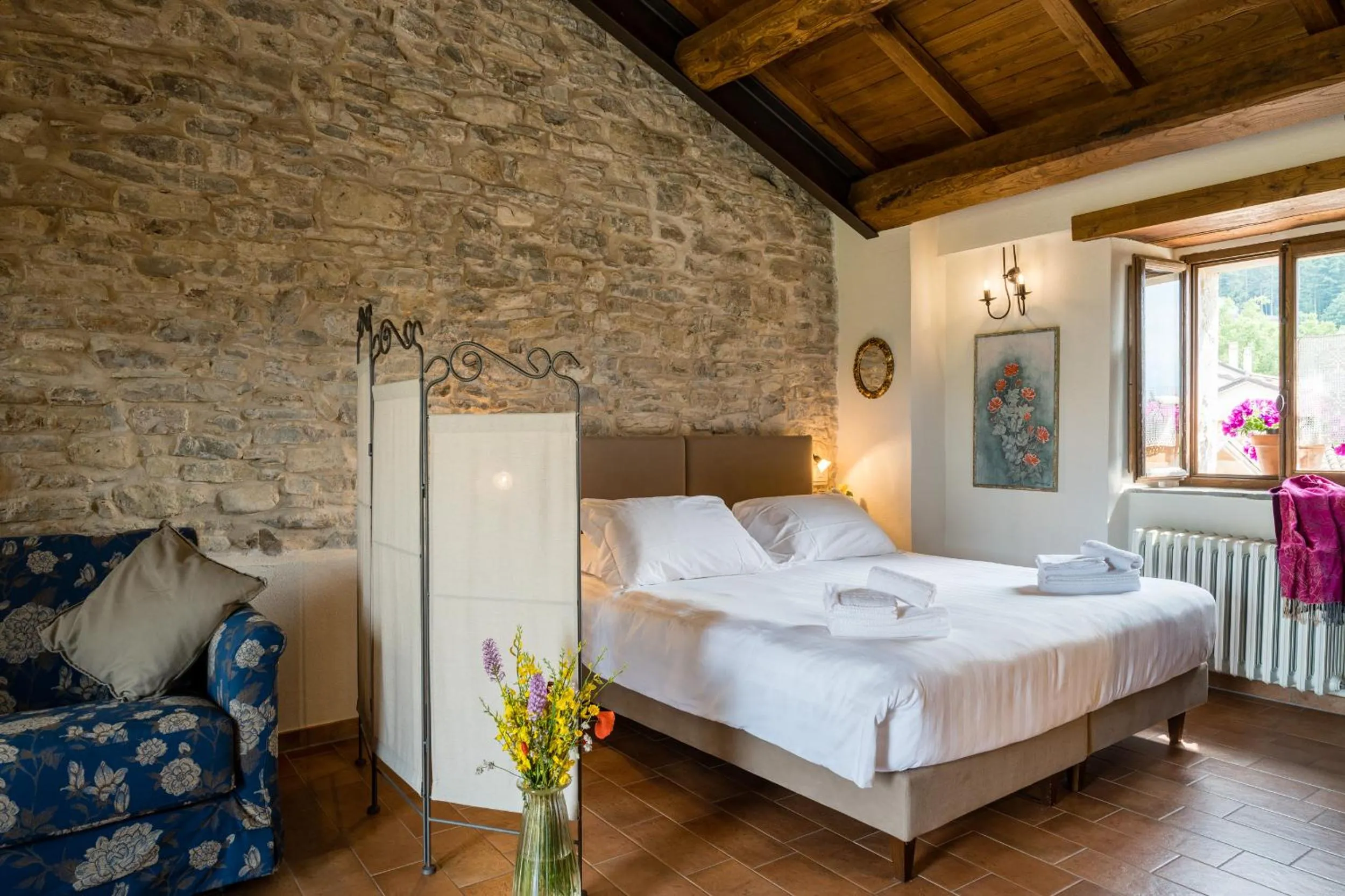 Bedroom, Bed in Borgotufi Albergo Diffuso