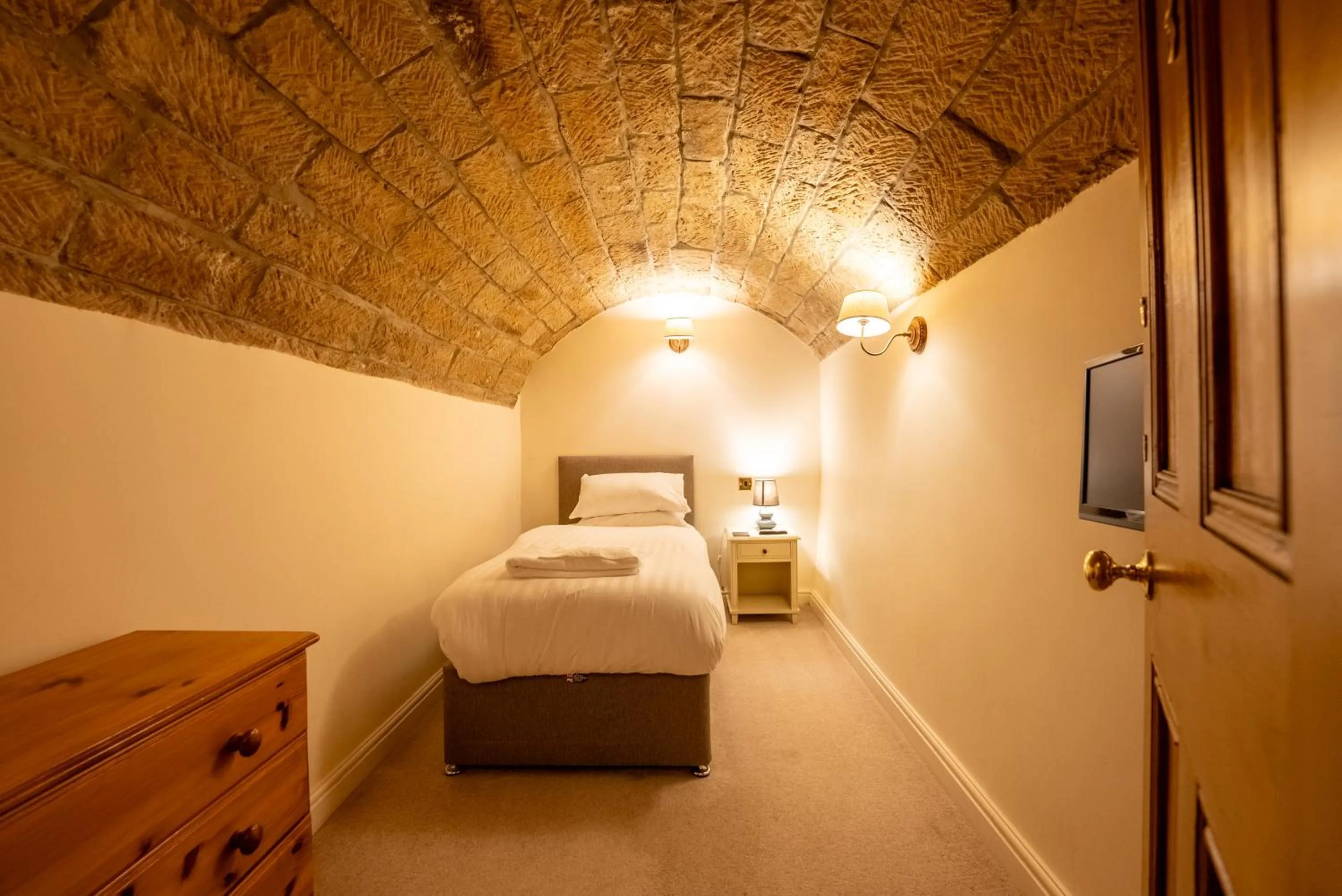 Bed in Oakerthorpe Holiday Village