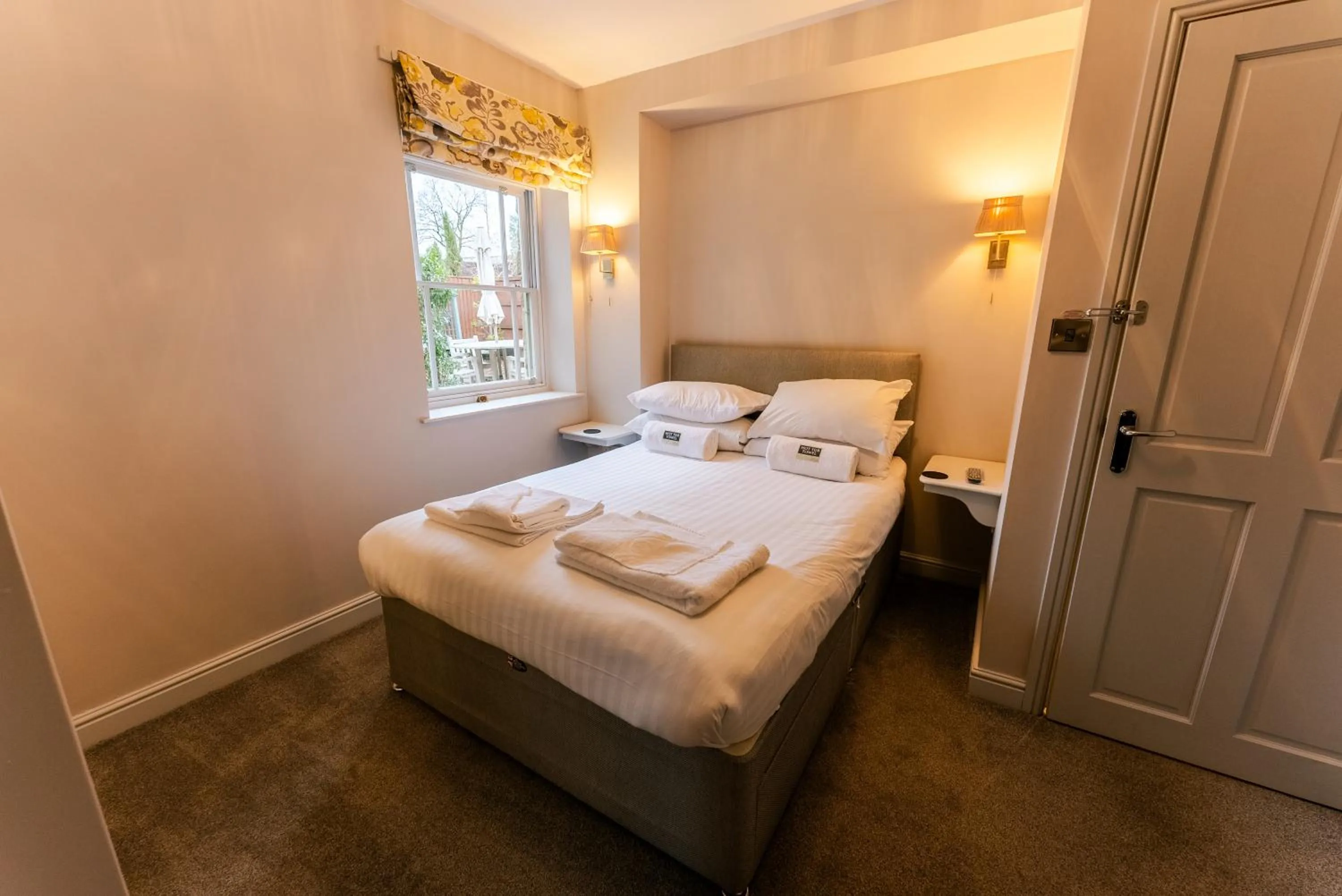 Bed in Oakerthorpe Holiday Village