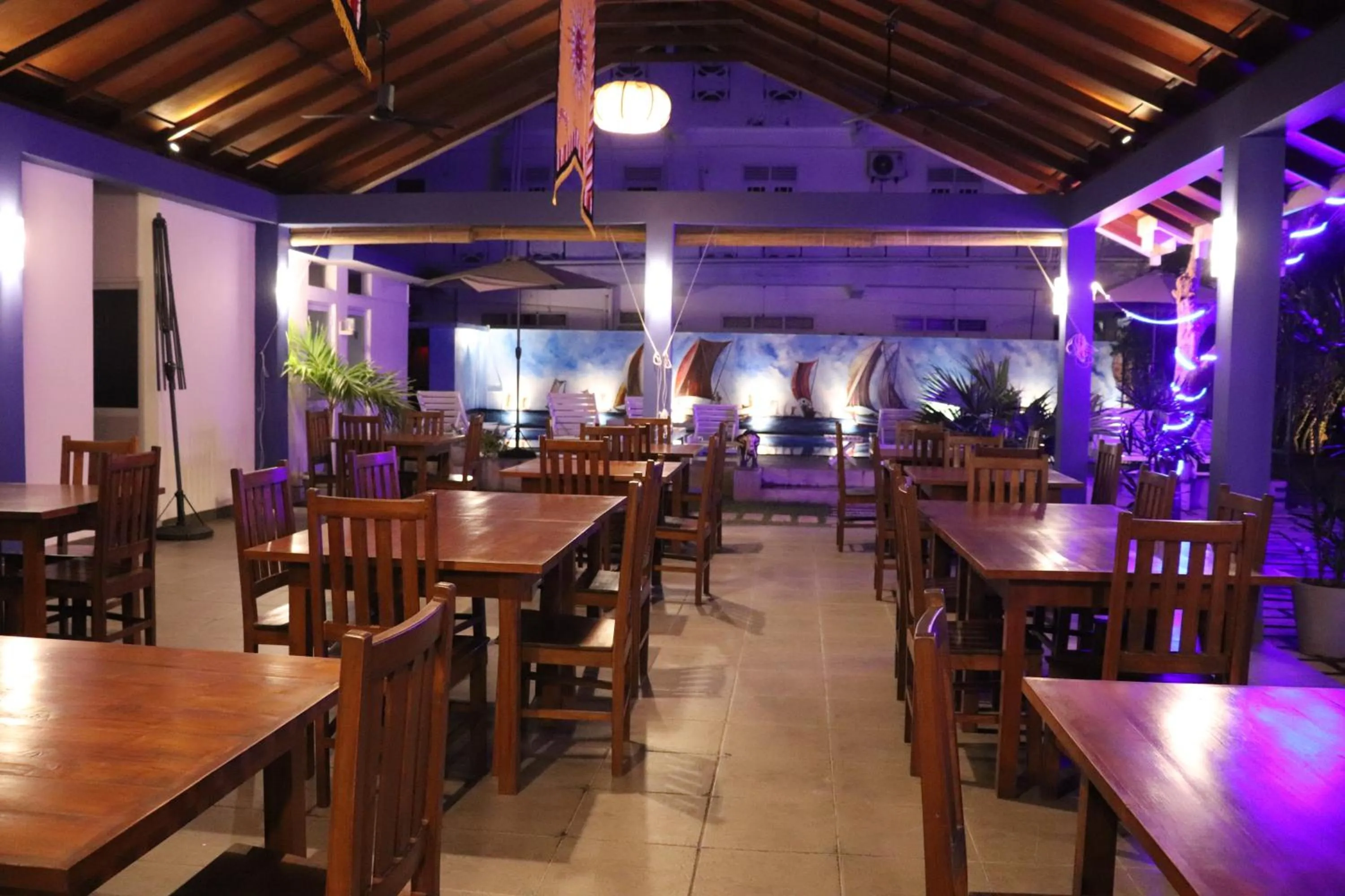 Restaurant/places to eat in Blue Elephant Boutique Hotel