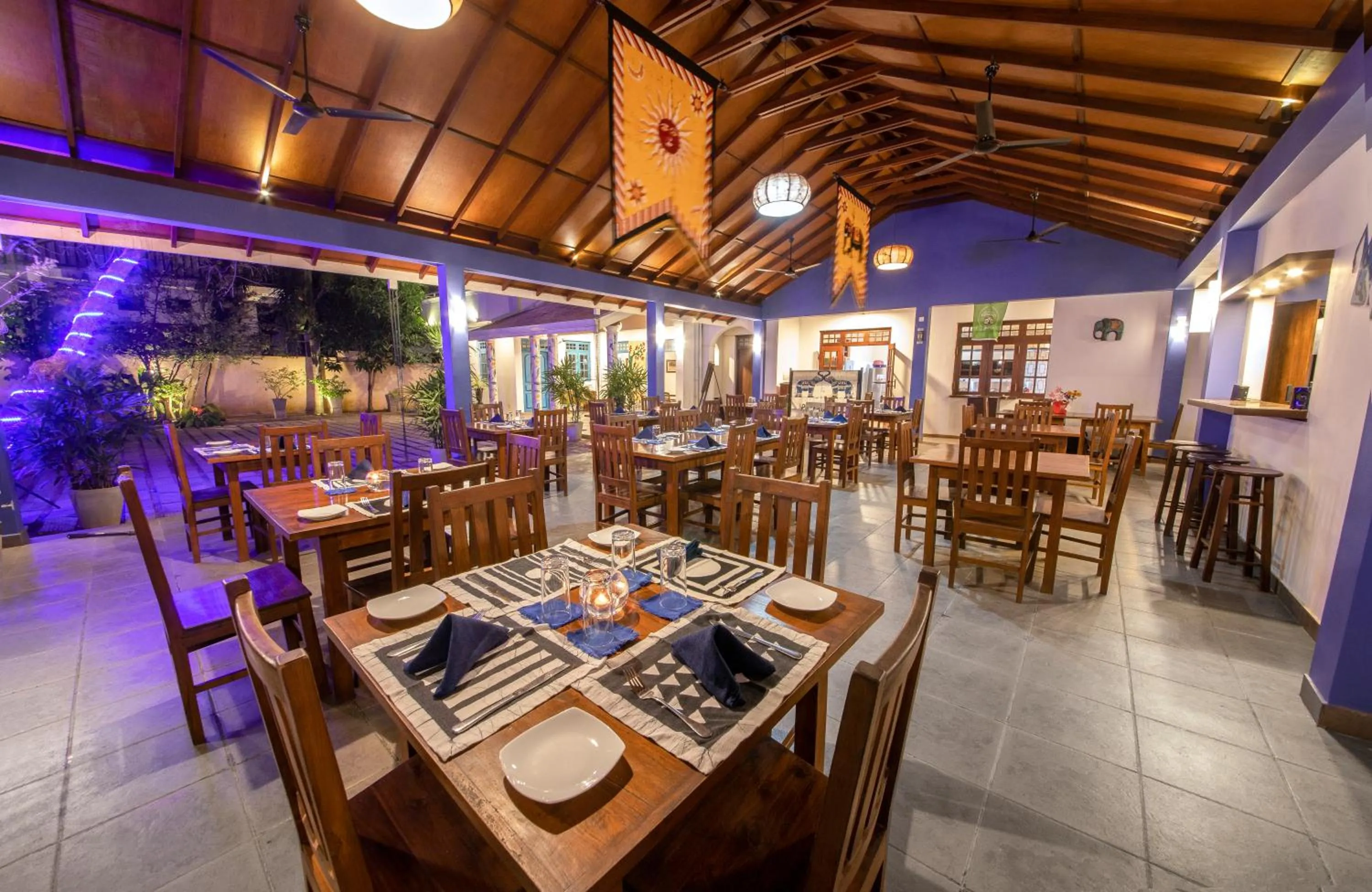 Restaurant/places to eat in Blue Elephant Boutique Hotel