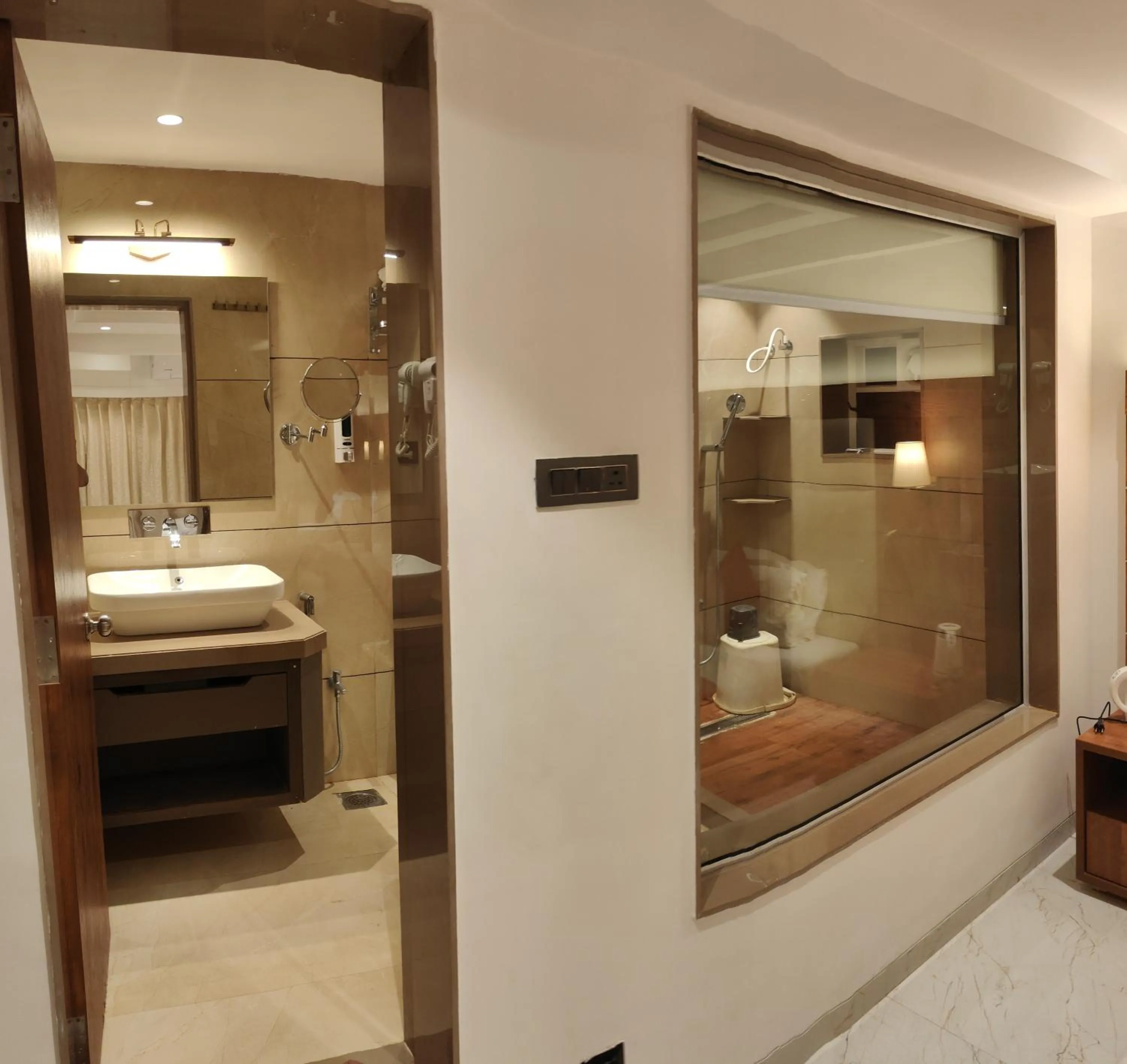 Shower in Hotel Anand Palace