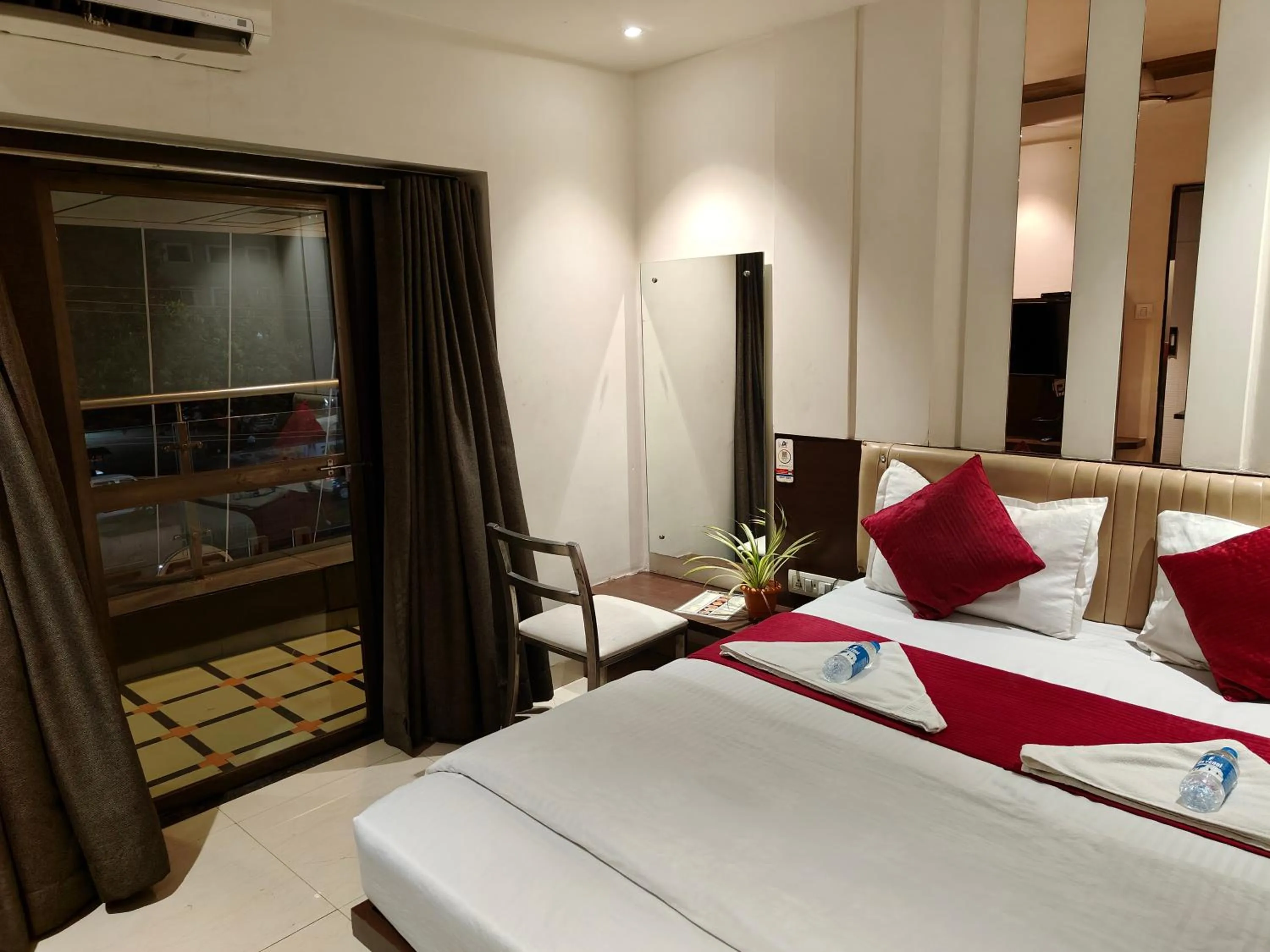 Bedroom, Bed in Hotel Anand Palace