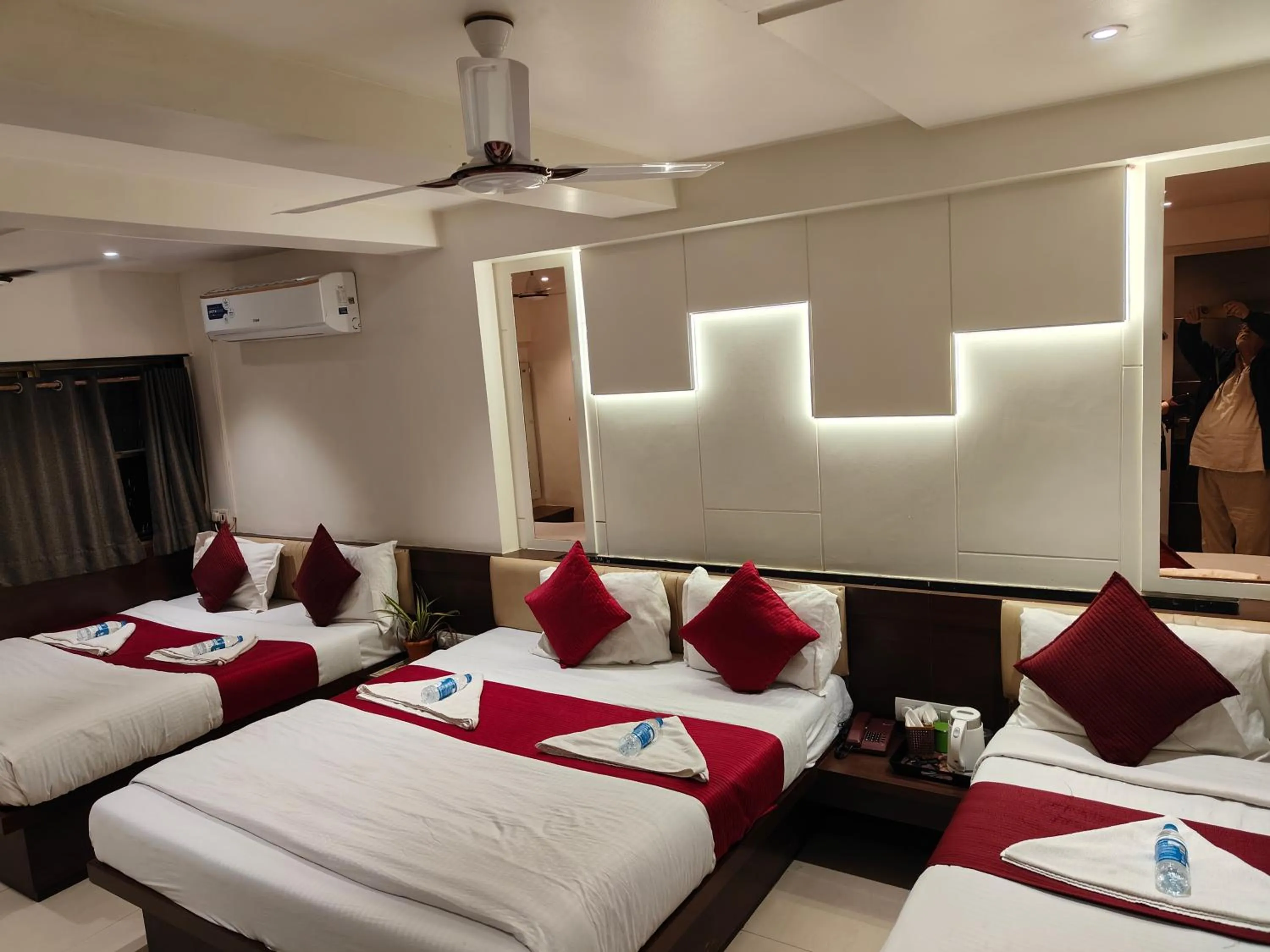 Bed in Hotel Anand Palace