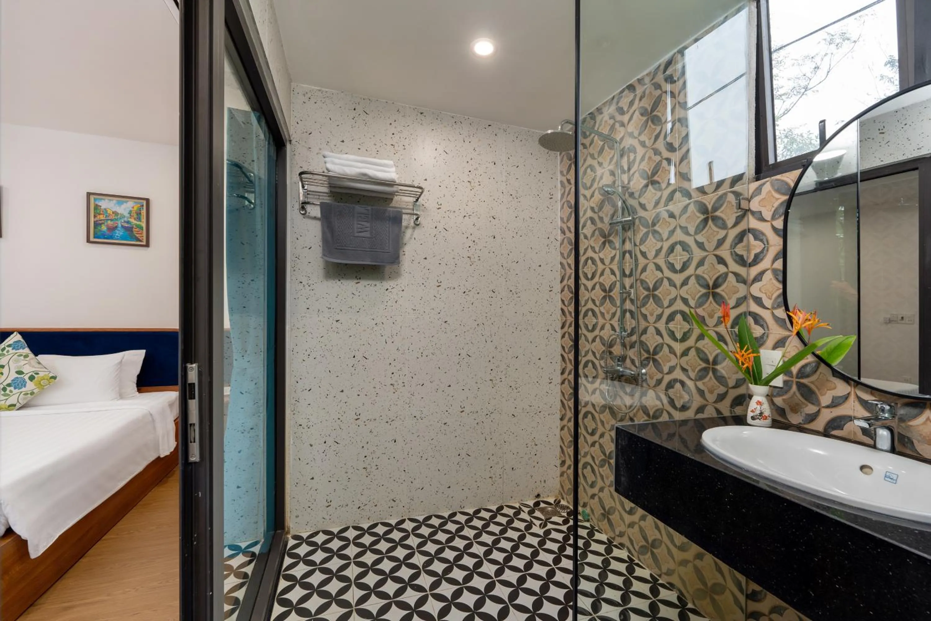 Shower in Gia Huy Riverside Hotel Hoi An