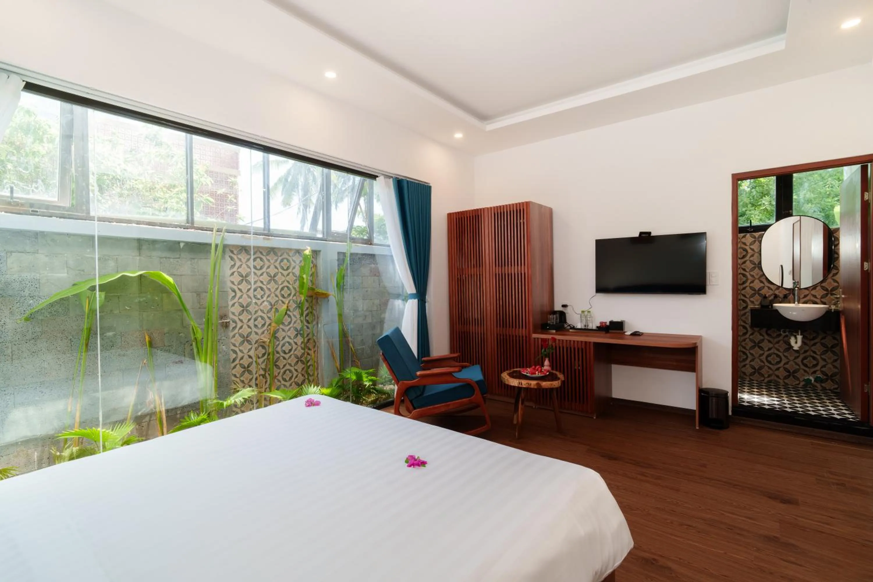 TV and multimedia, Bed in Serene Riverside Hotel Hoi An