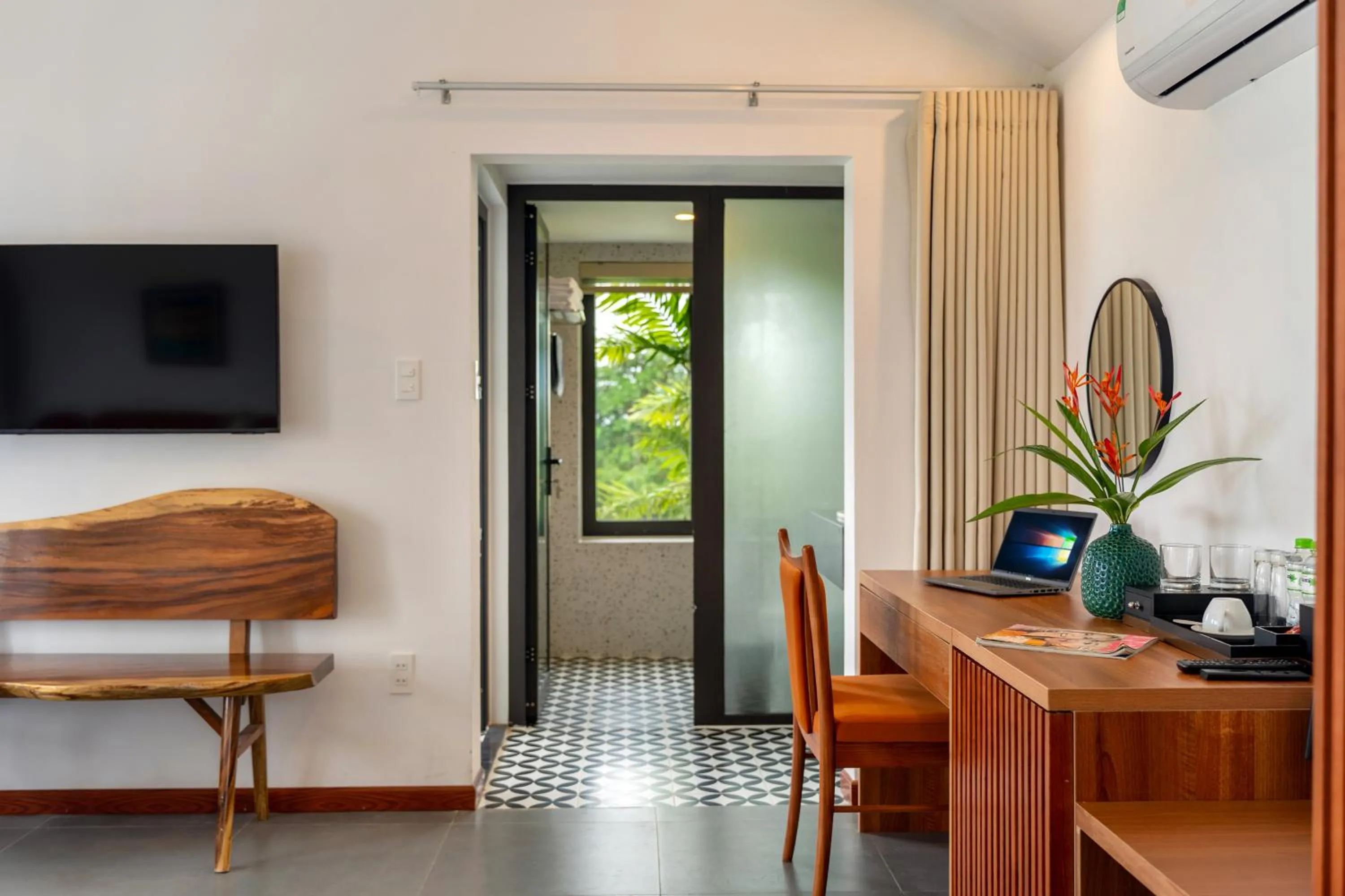 Photo of the whole room in Gia Huy Riverside Hotel Hoi An