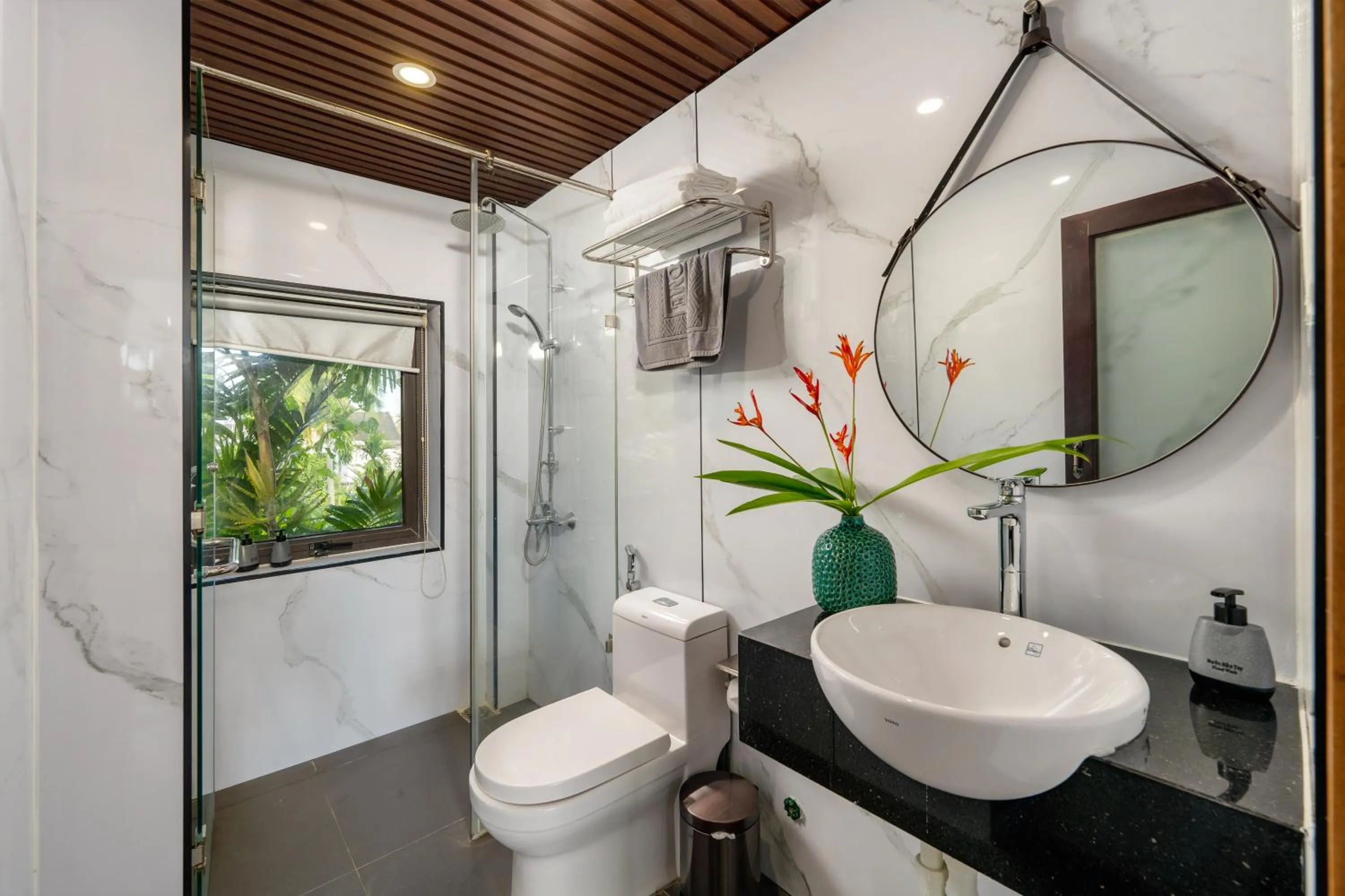 Shower in Gia Huy Riverside Hotel Hoi An