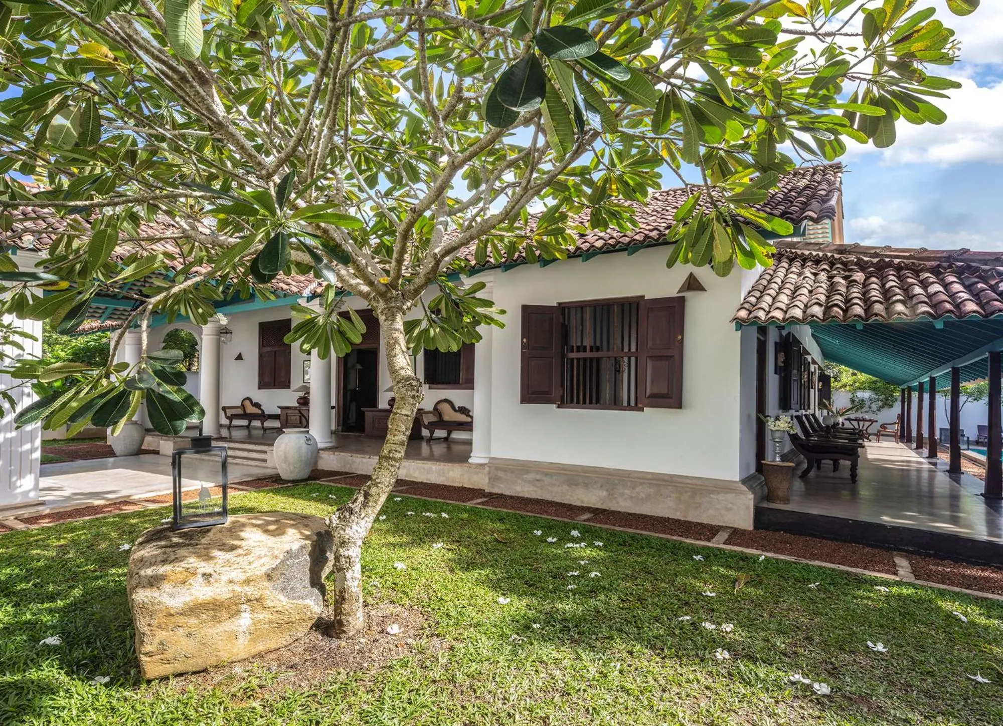 Property building in Green Casa