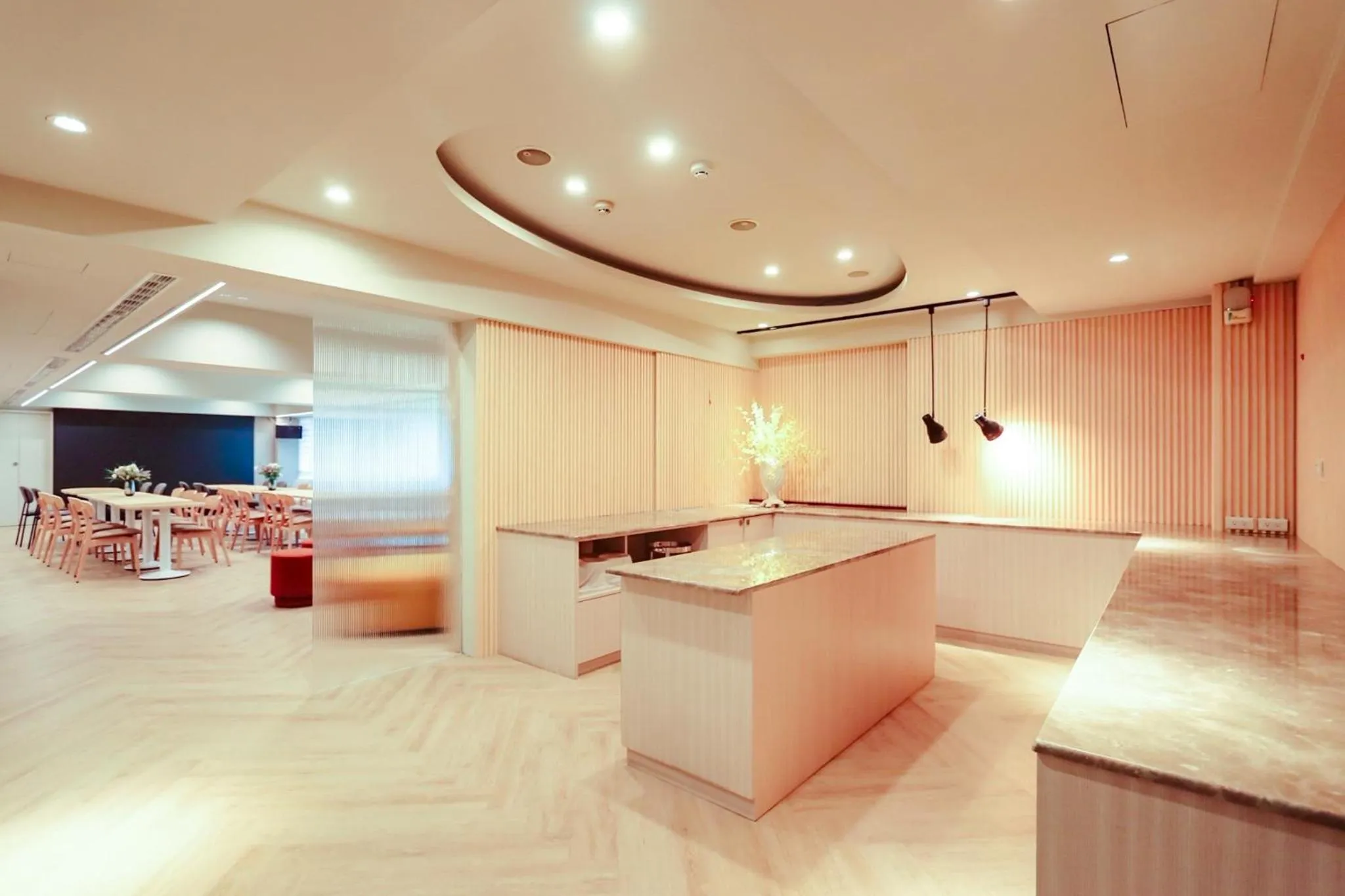 Restaurant/places to eat in Herkang Hotel