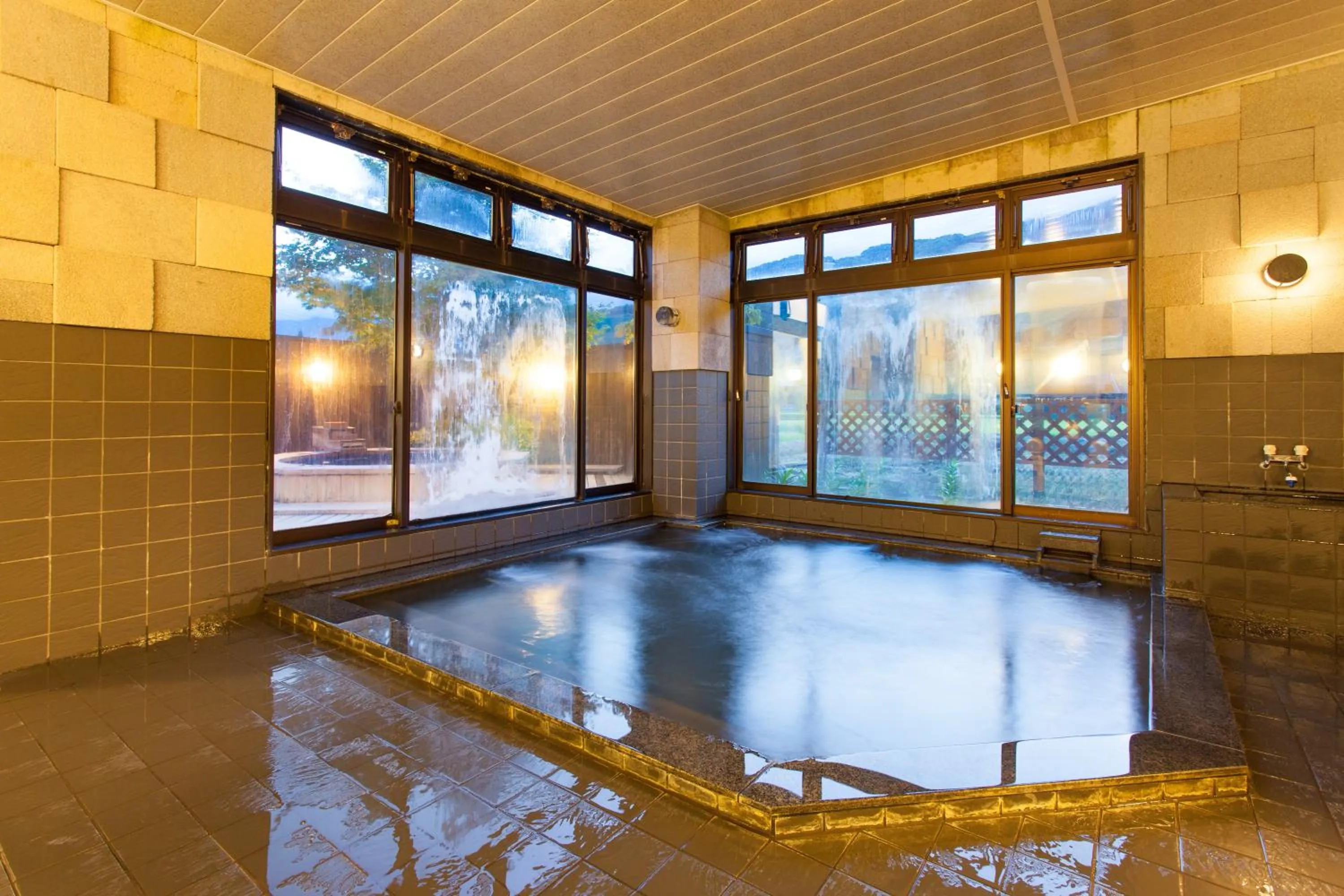 Public Bath in Schole Hakuba
