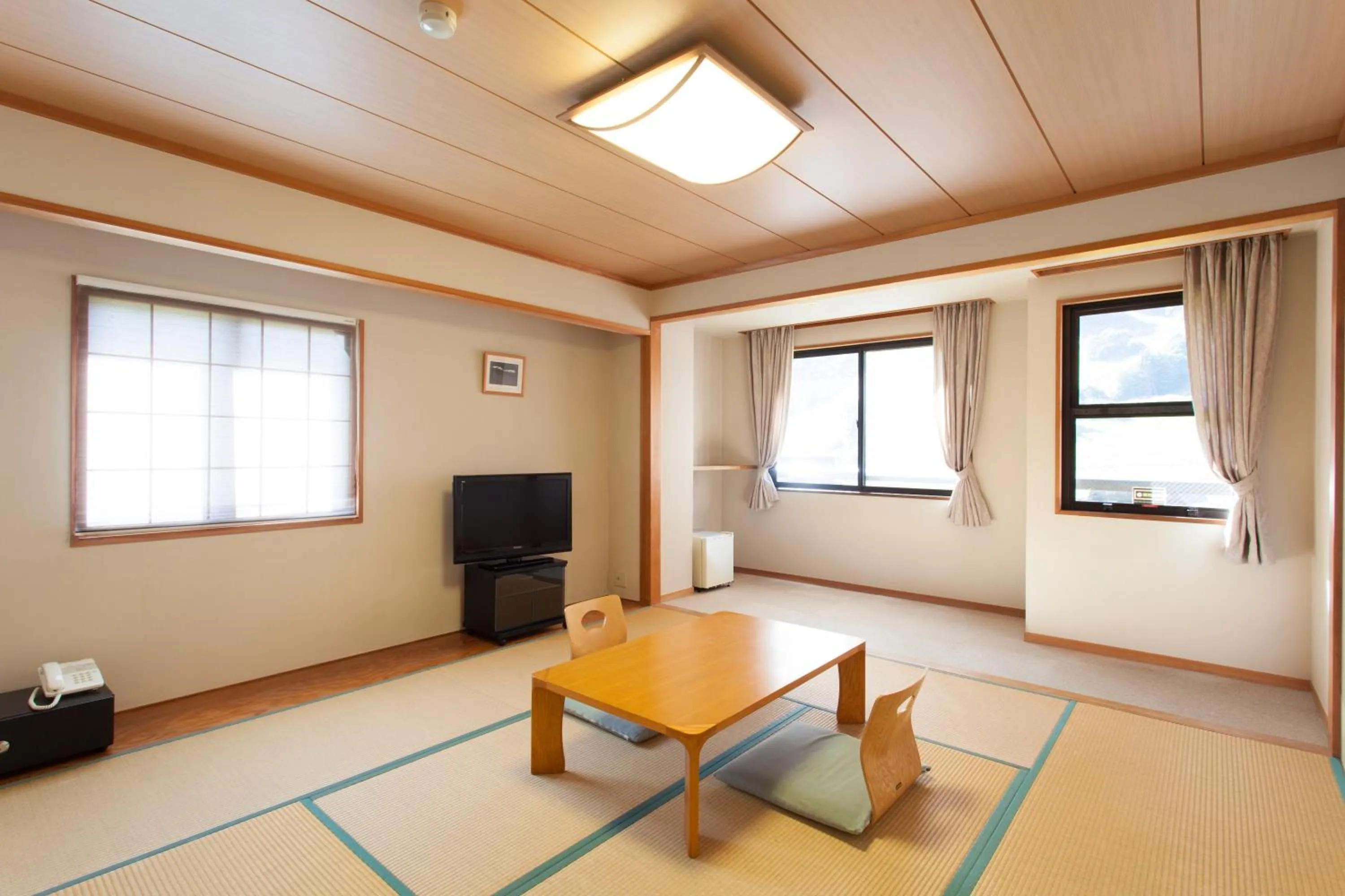 Photo of the whole room in Schole Hakuba