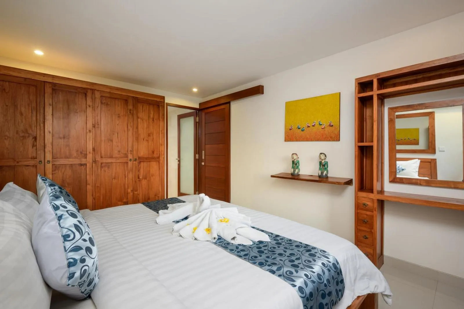 Photo of the whole room, Bed in Echo Beach Townhouses