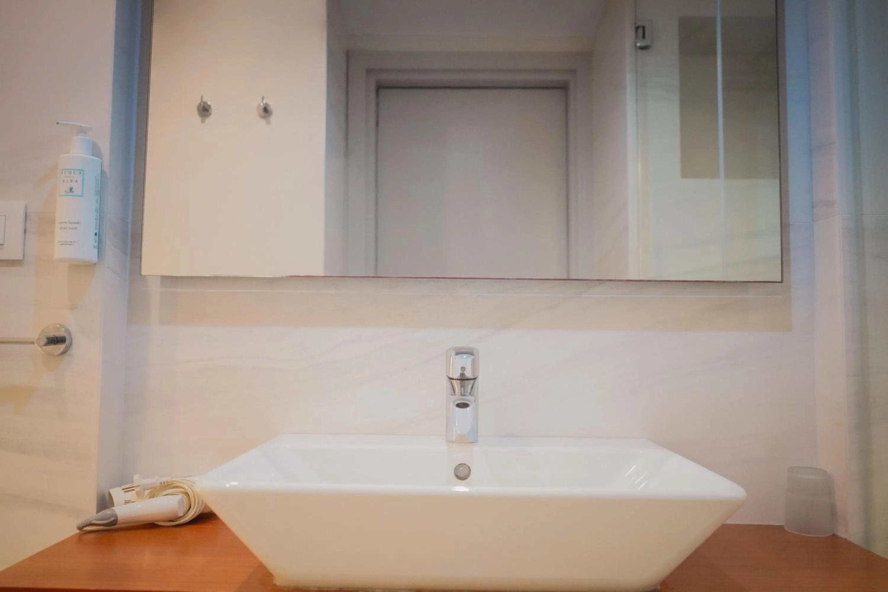 Bathroom in Bougainville Bay Hotel