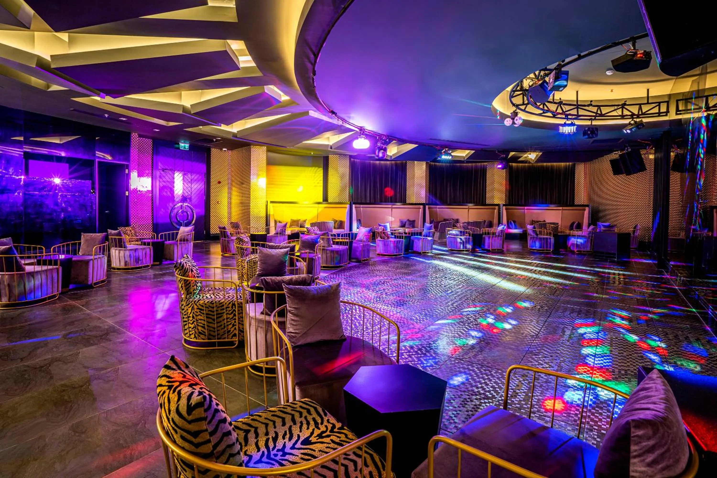 Nightclub / DJ, Restaurant/Places to Eat in Kirman Sidemarin Beach & Spa - All Inclusive