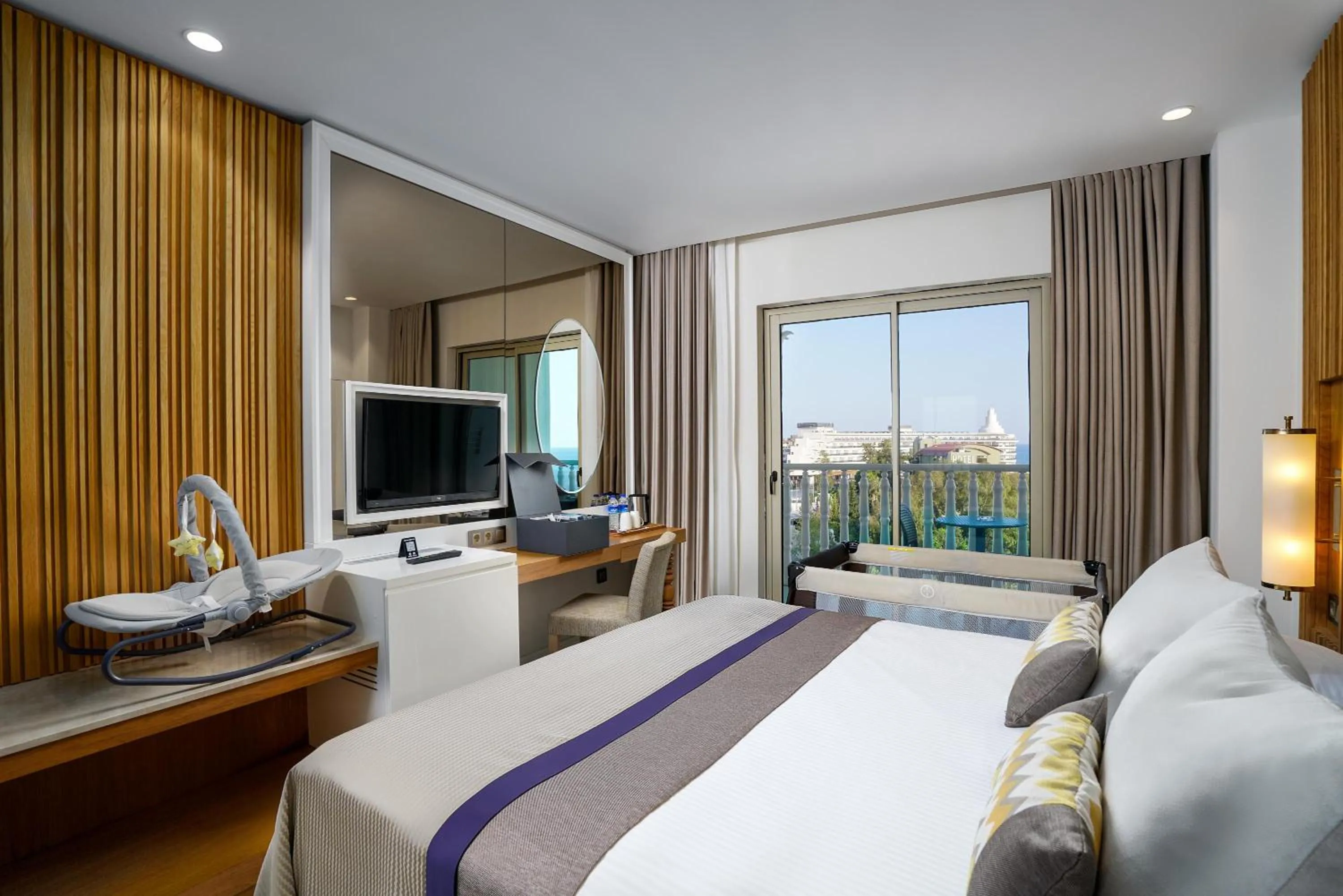 Bed in Kirman Sidemarin Beach & Spa - All Inclusive