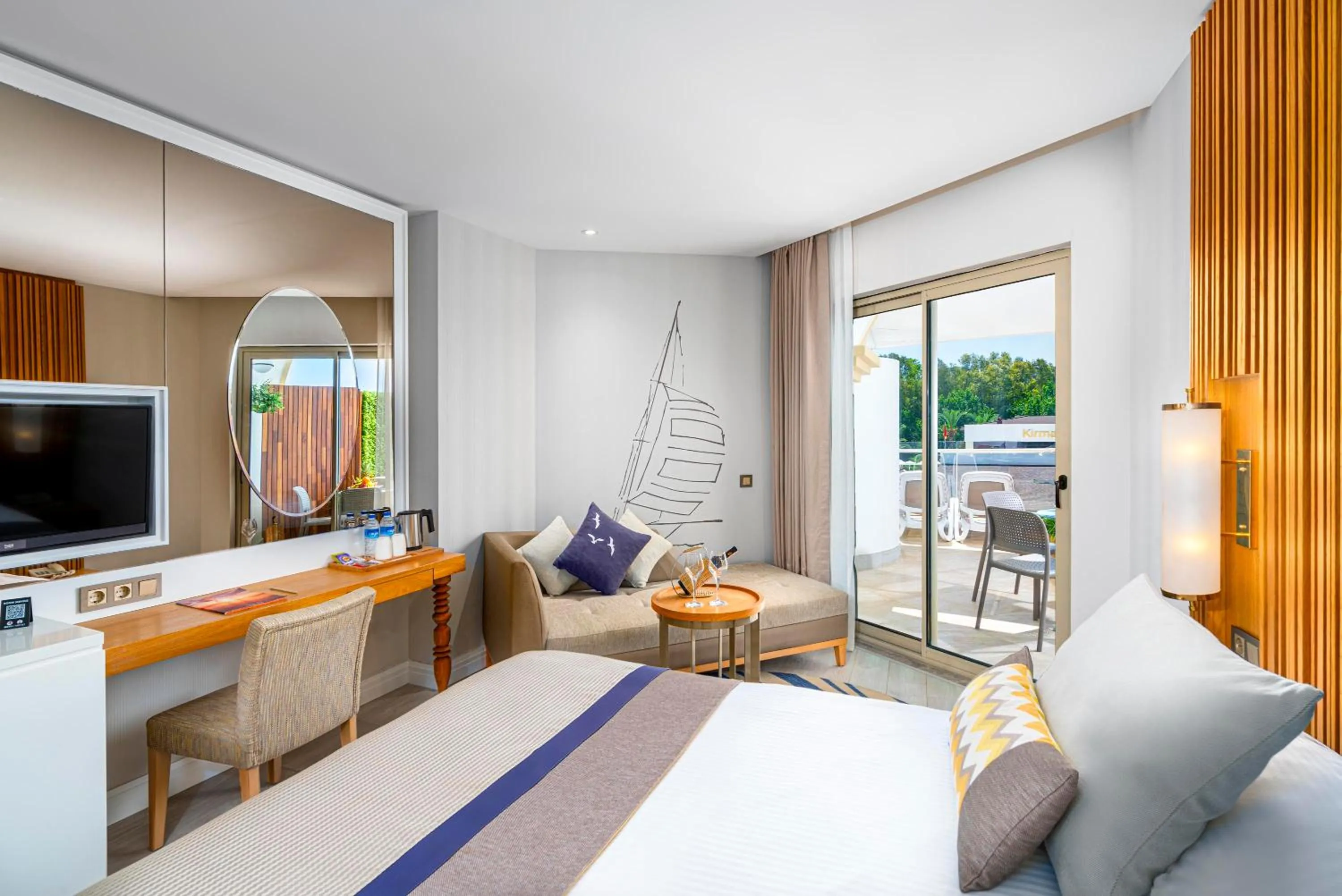 Bed in Kirman Sidemarin Beach & Spa - All Inclusive